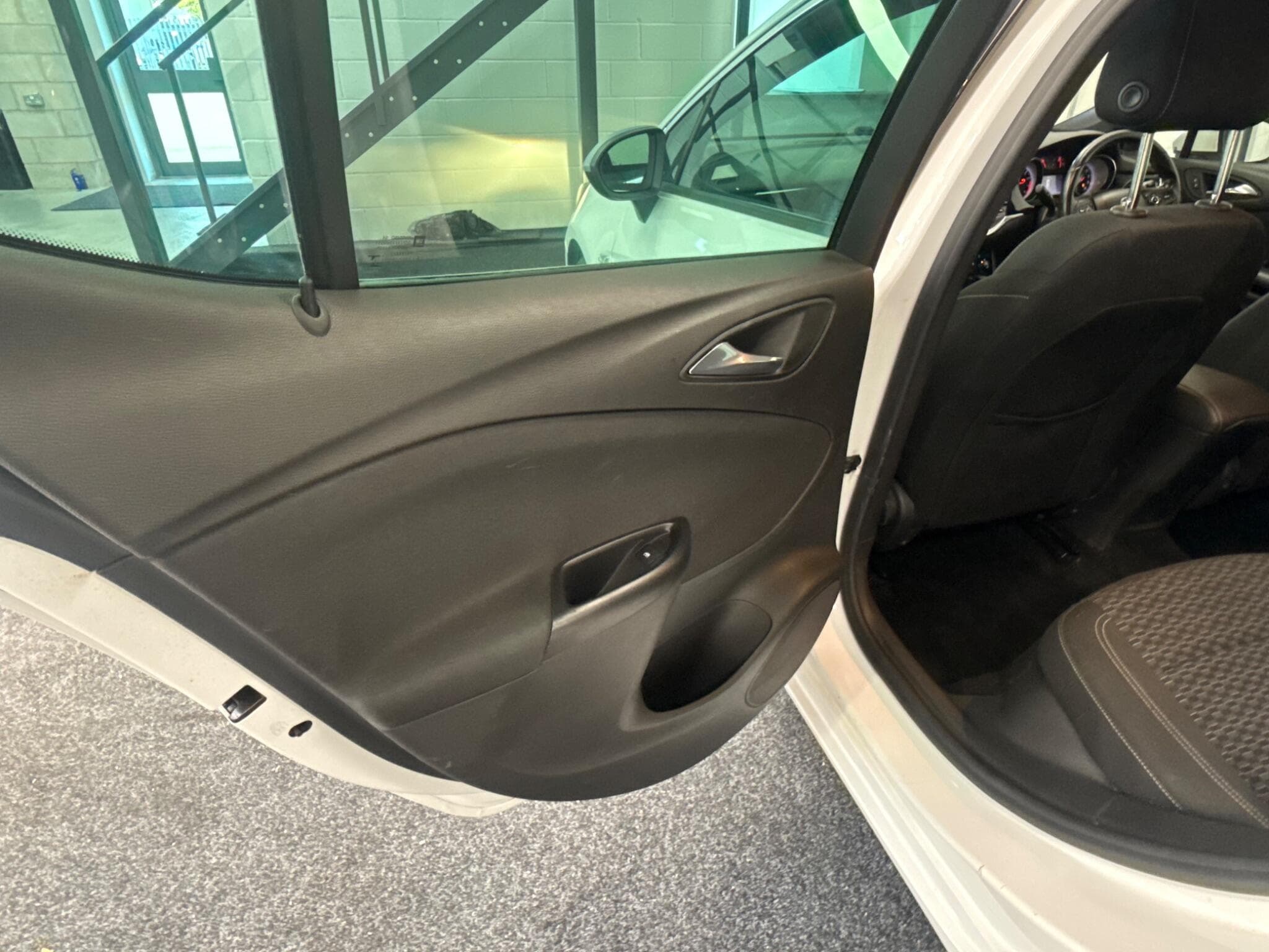 2016 Vauxhall Astra - Thumbnail 15