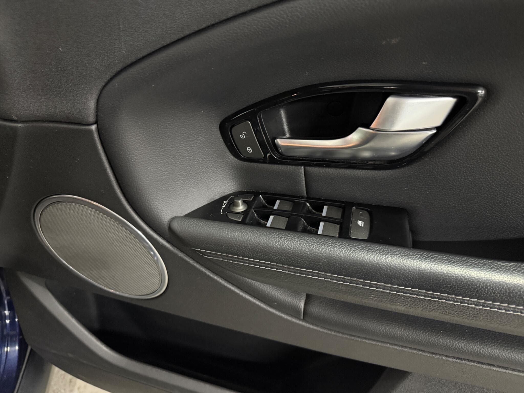 2017 Land Rover Range Rover Evoque - Thumbnail 34