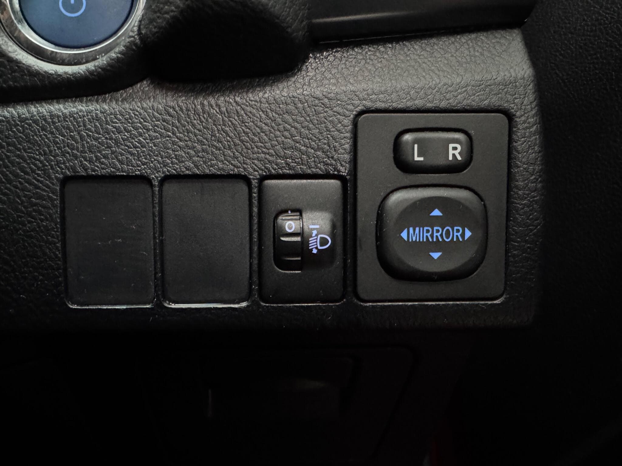2015 Toyota Auris - Thumbnail 21