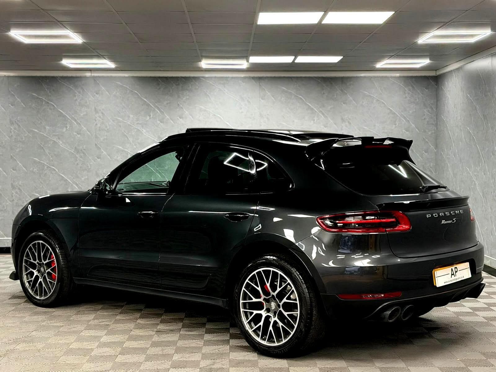 2017 Porsche Macan - Thumbnail 23