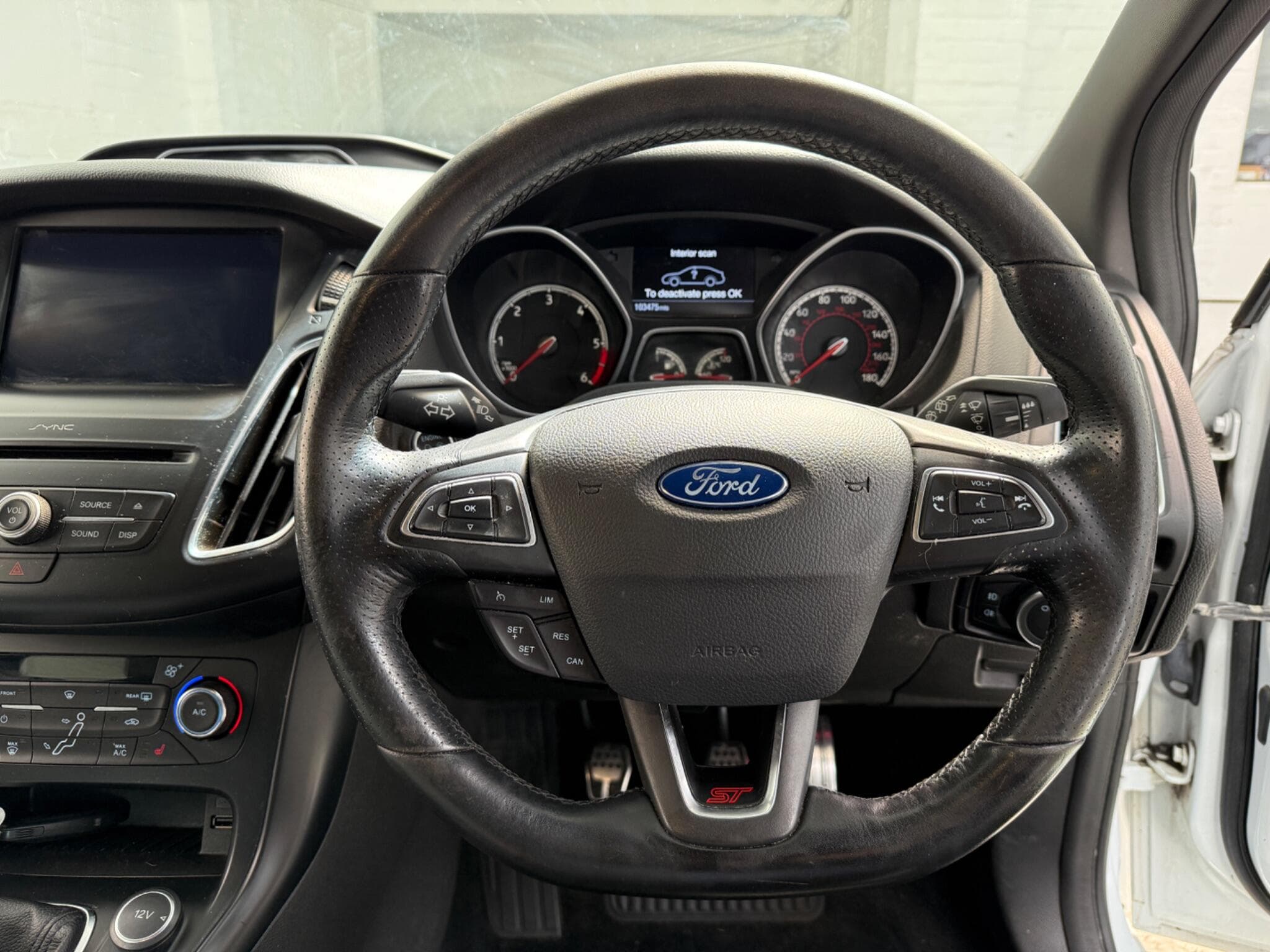 2016 Ford Focus - Thumbnail 22