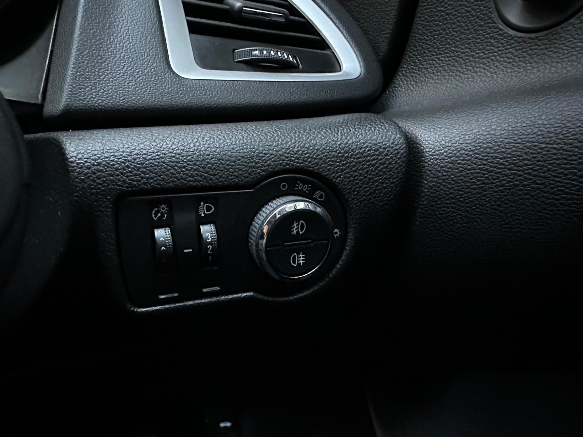 2014 Vauxhall Astra - Thumbnail 13