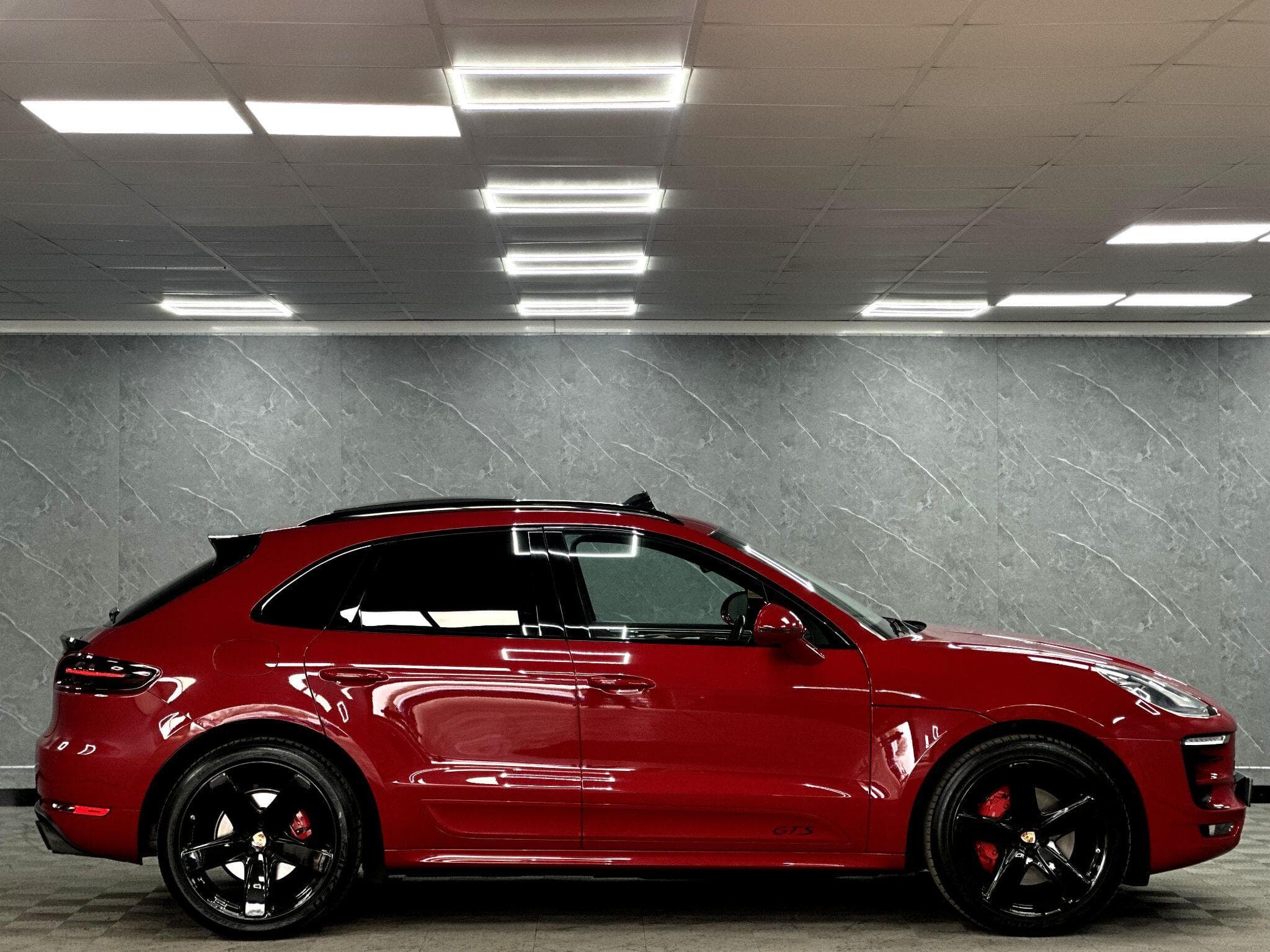 2016 Porsche Macan - Thumbnail 12