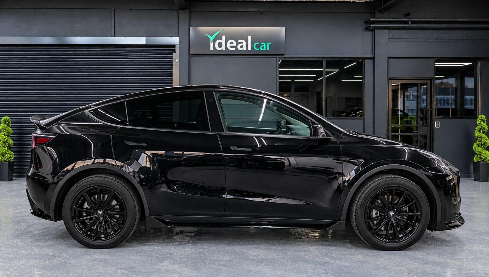2022 Tesla Model Y - Thumbnail 7
