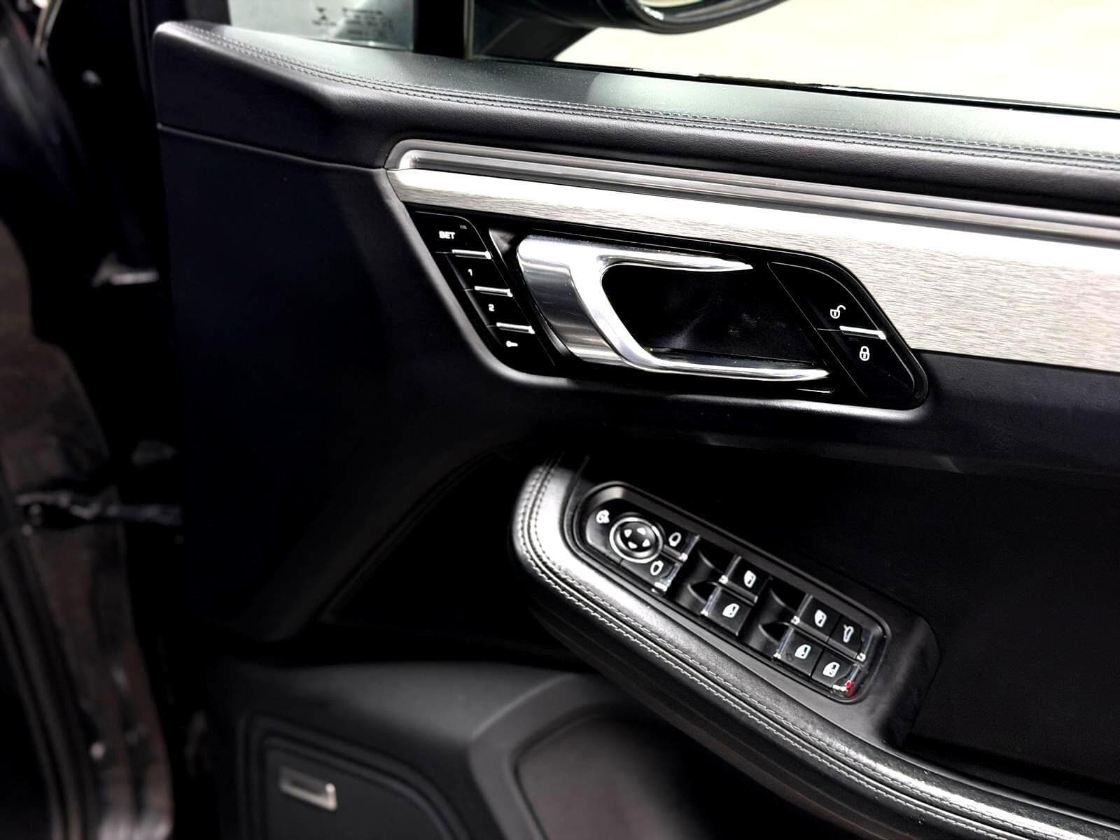 2017 Porsche Macan - Thumbnail 31