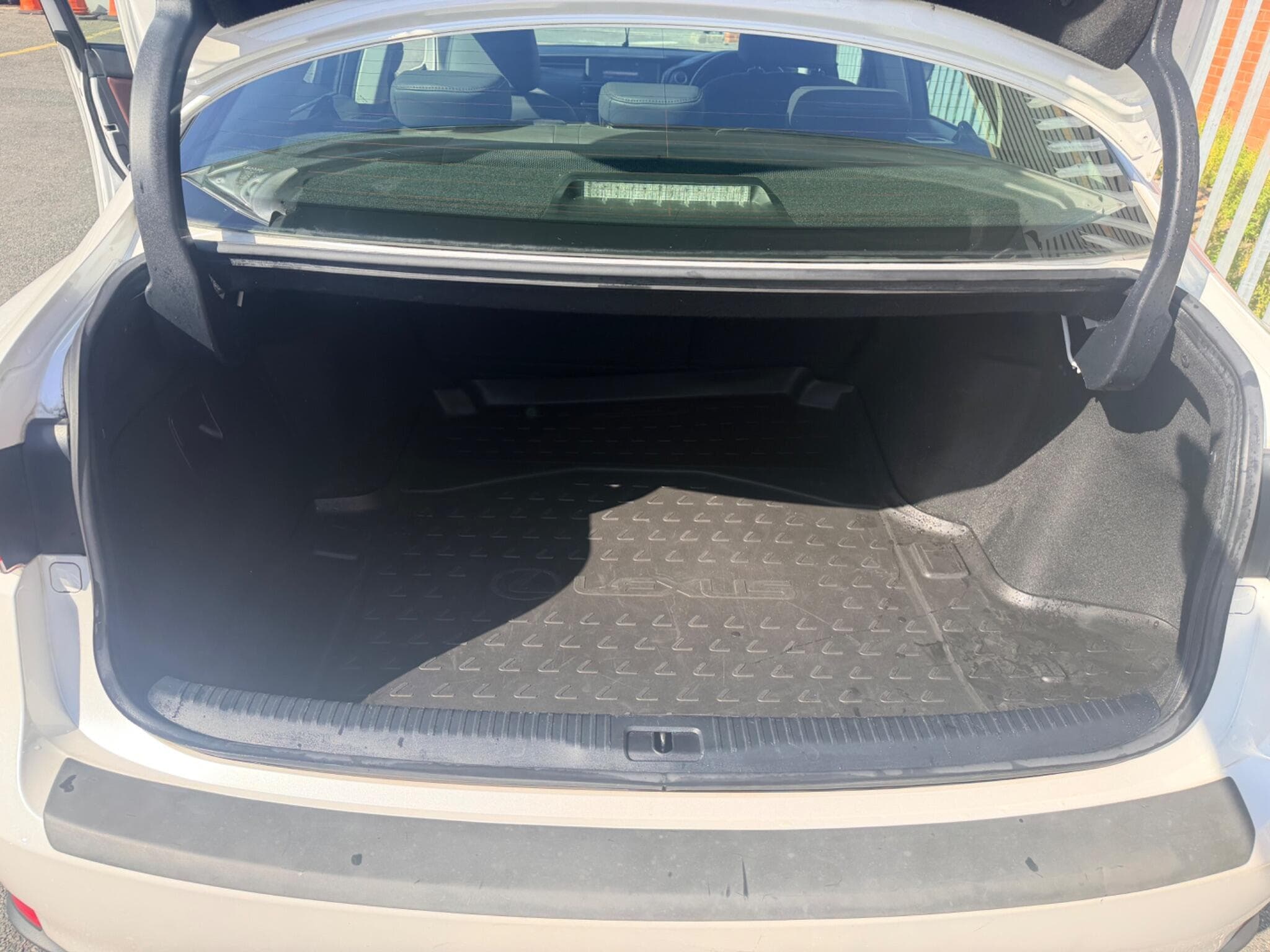 2017 Lexus IS - Thumbnail 33