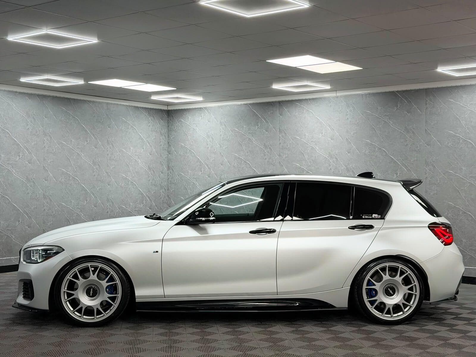 2017 BMW 1 Series - Thumbnail 36