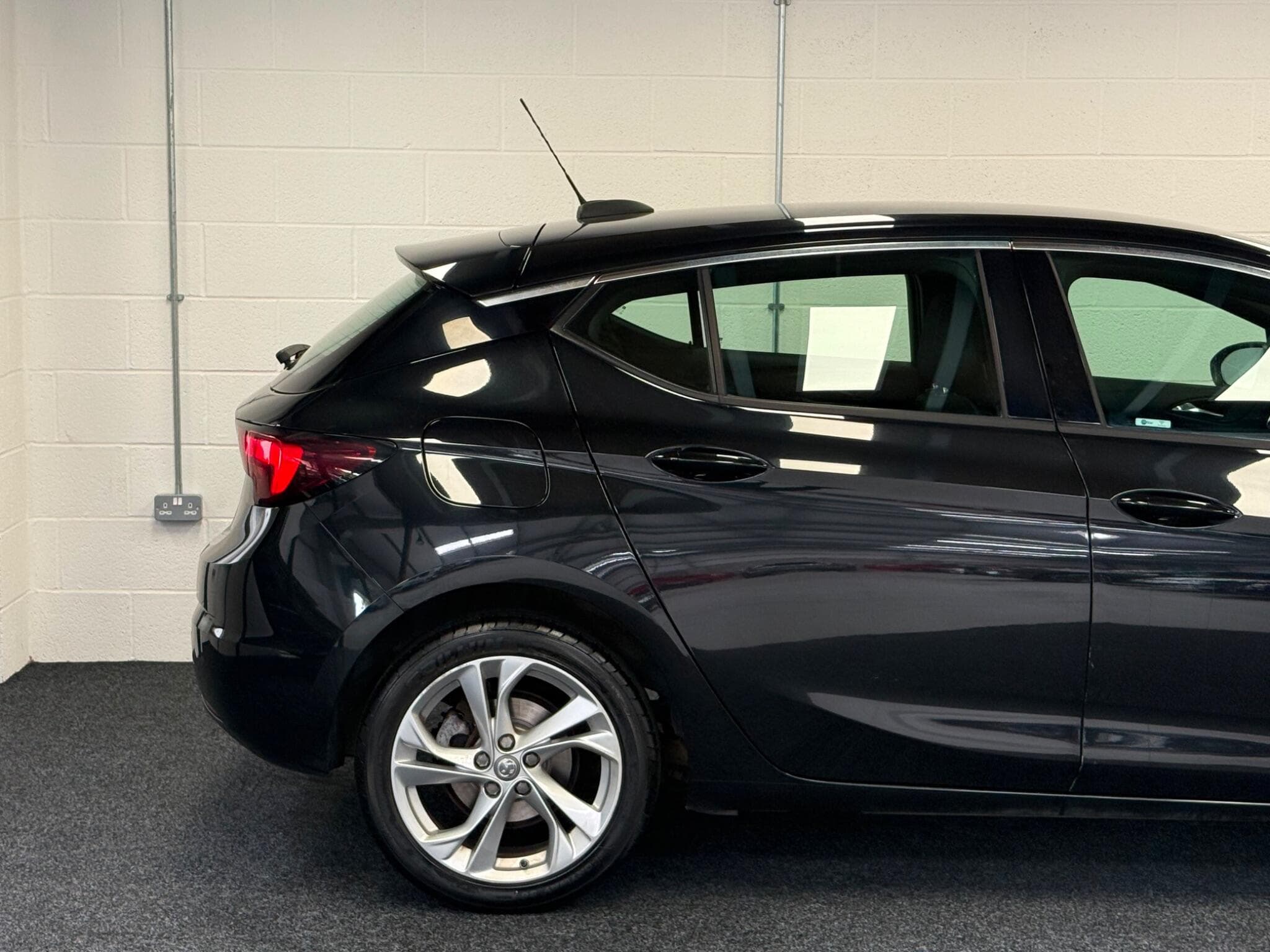 2016 Vauxhall Astra - Thumbnail 26