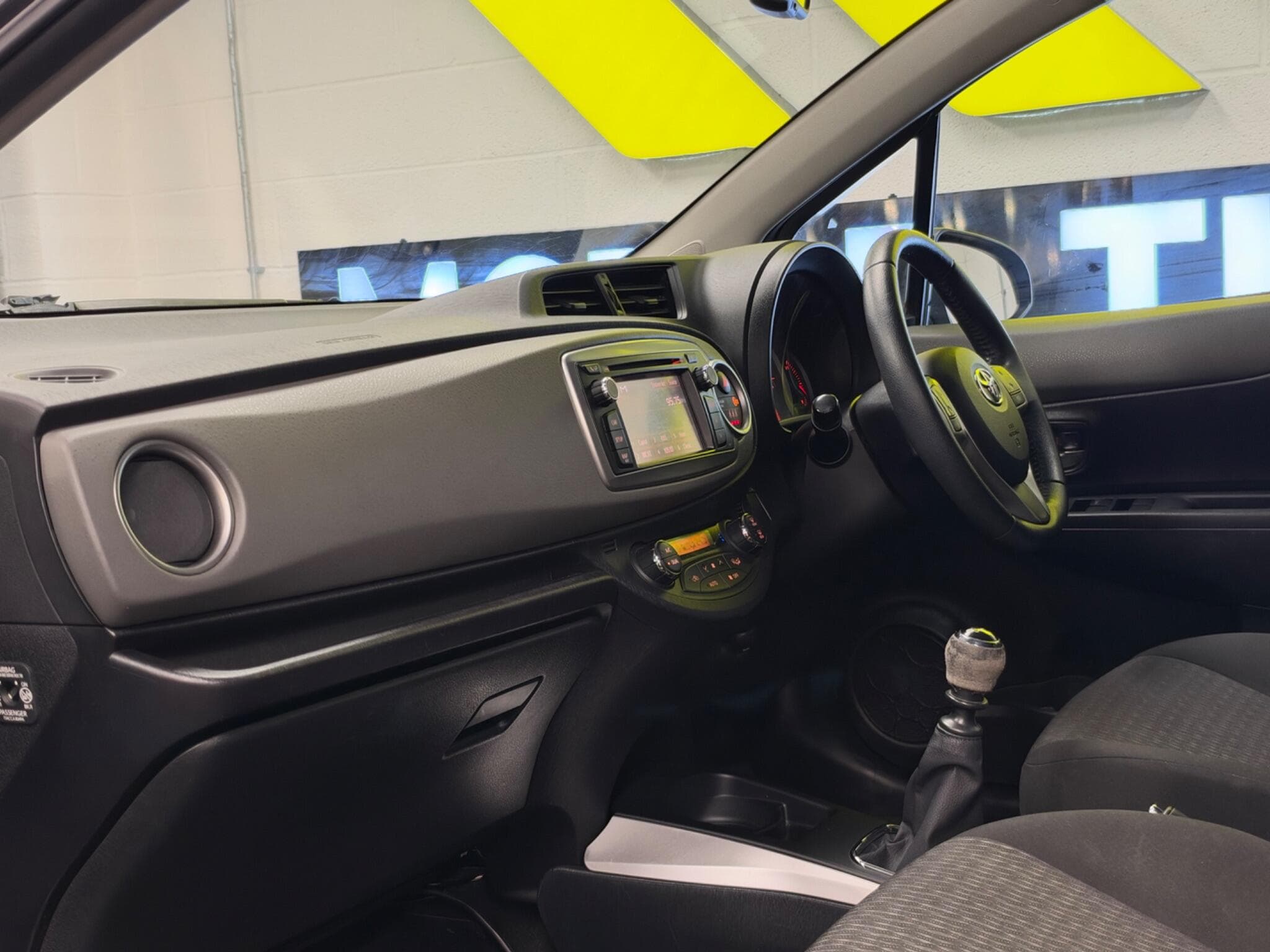 2014 Toyota Yaris - Thumbnail 18