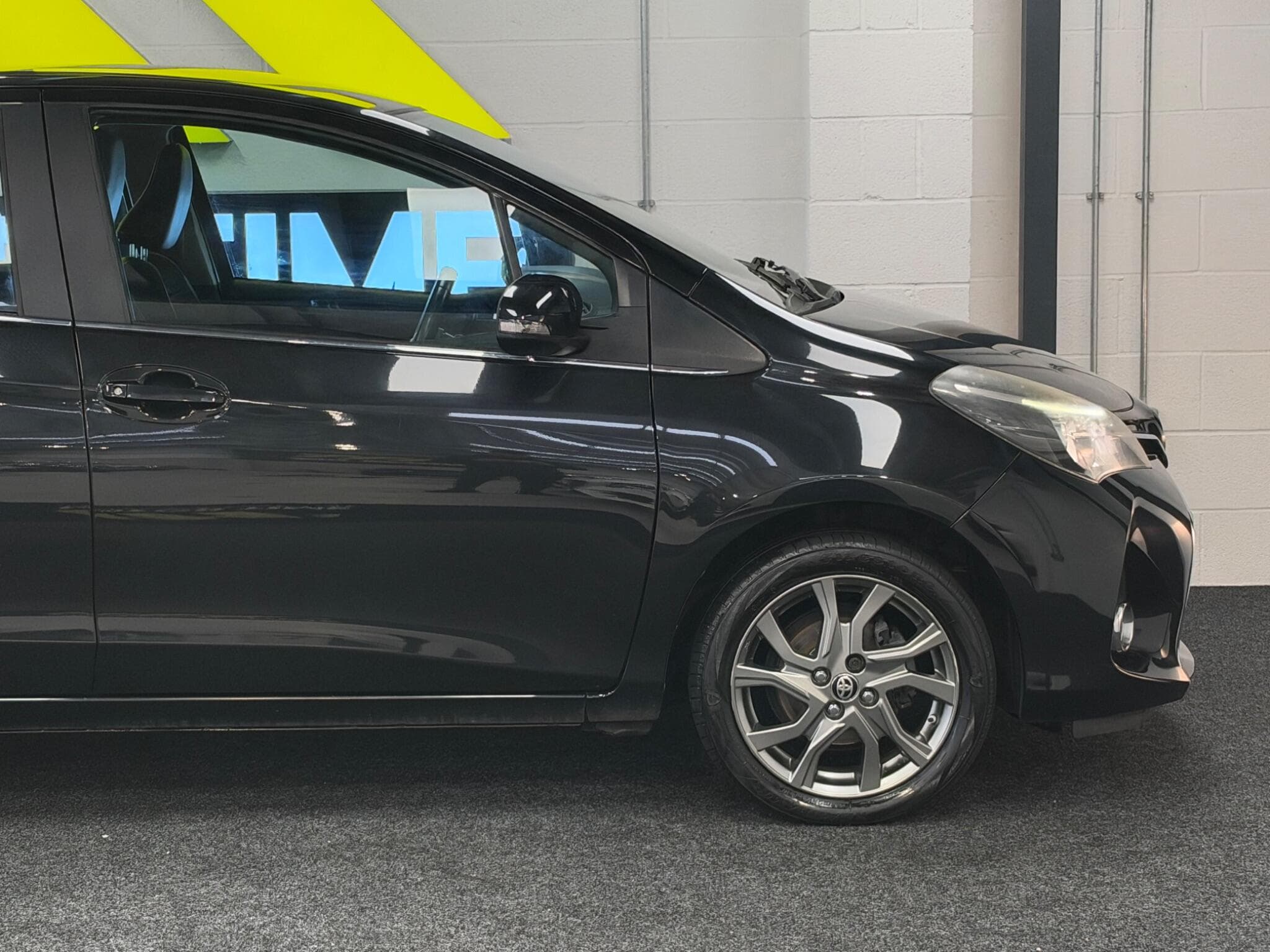 2014 Toyota Yaris - Thumbnail 9