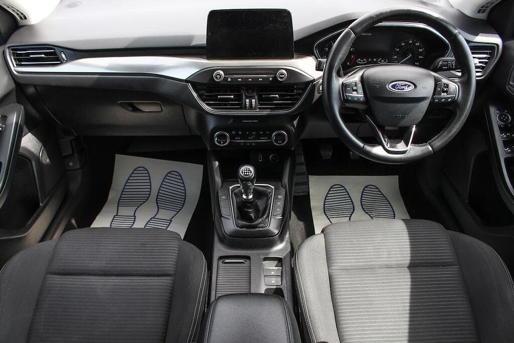 2019 Ford Focus - Thumbnail 22