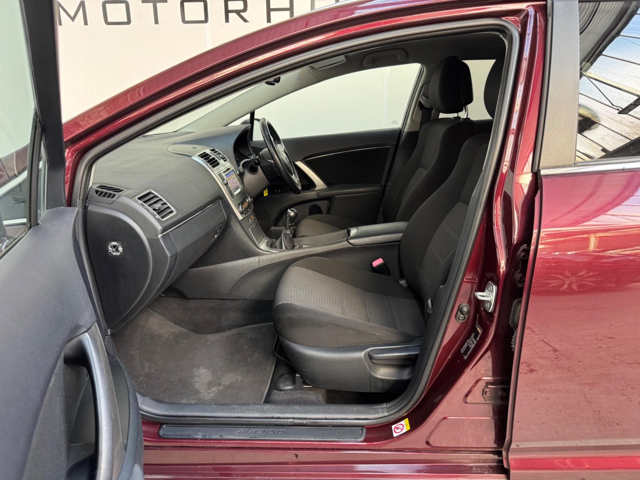 2014 Toyota Avensis - Thumbnail 10