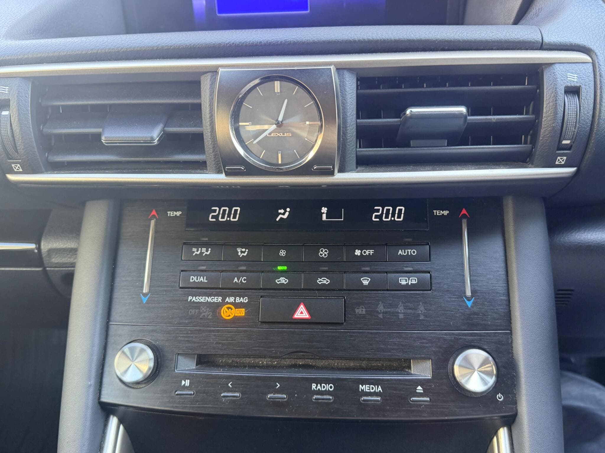 2017 Lexus IS - Thumbnail 22