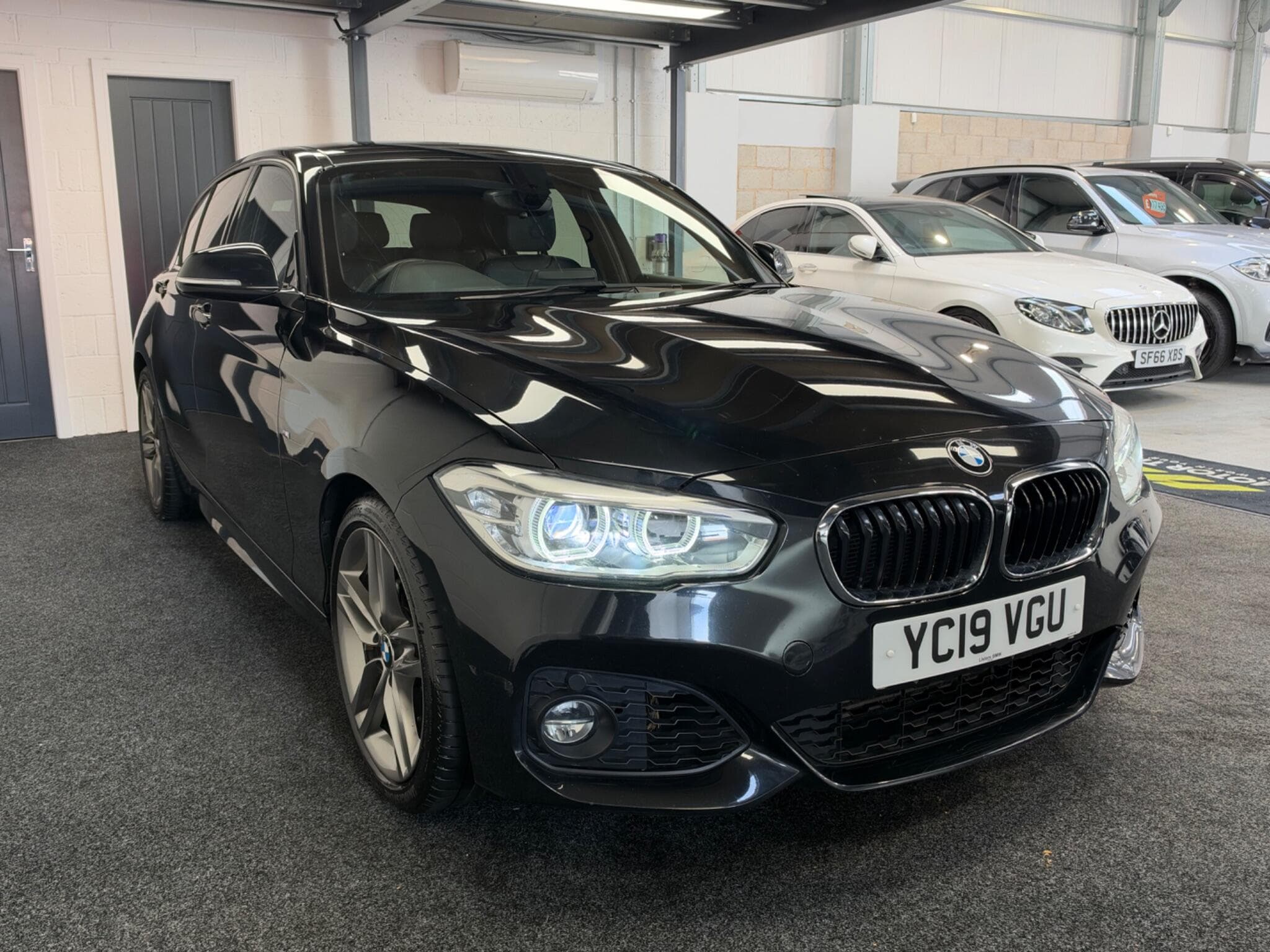 2019 BMW 1 Series - Thumbnail 2