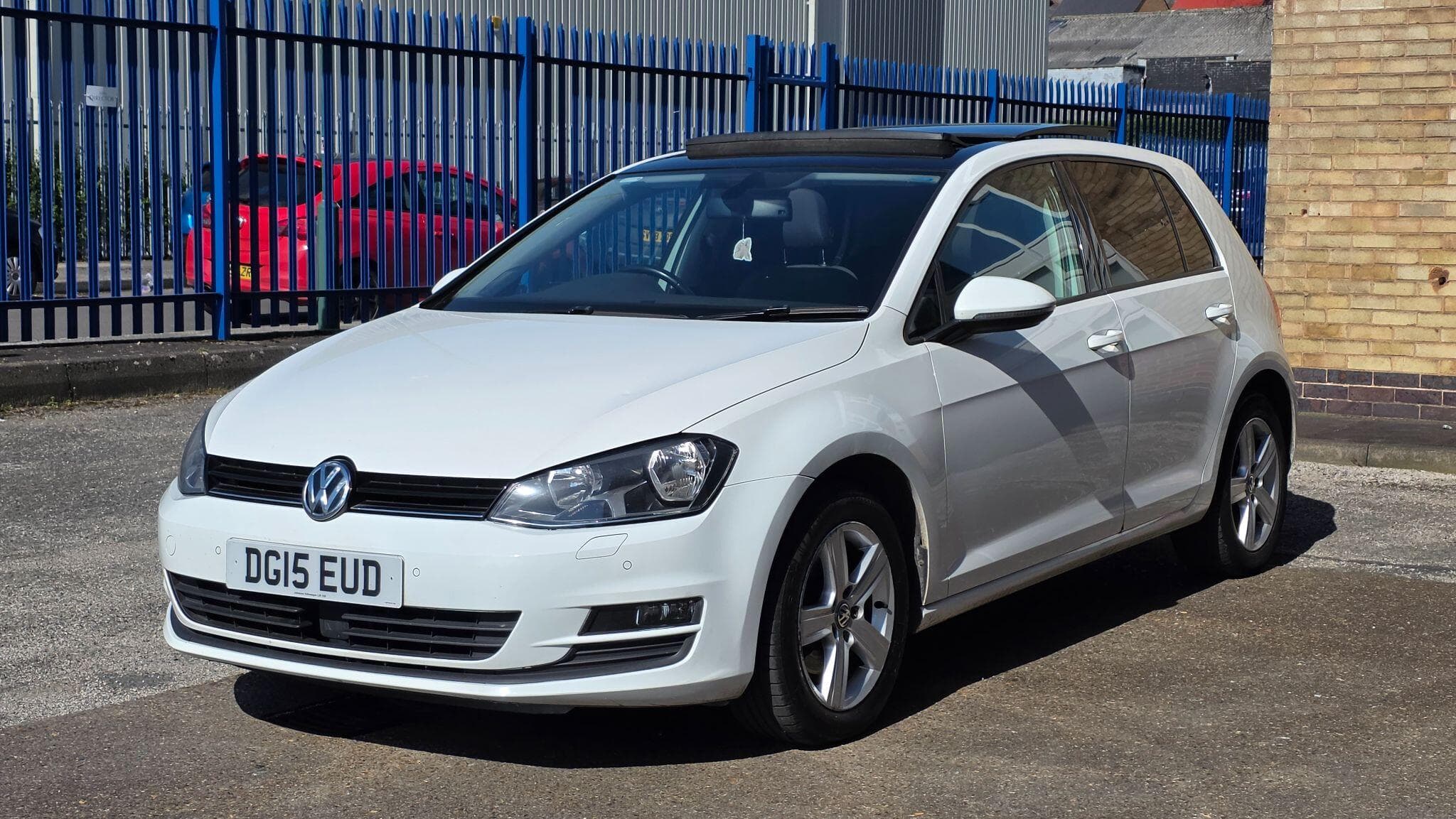2015 Volkswagen Golf - Main