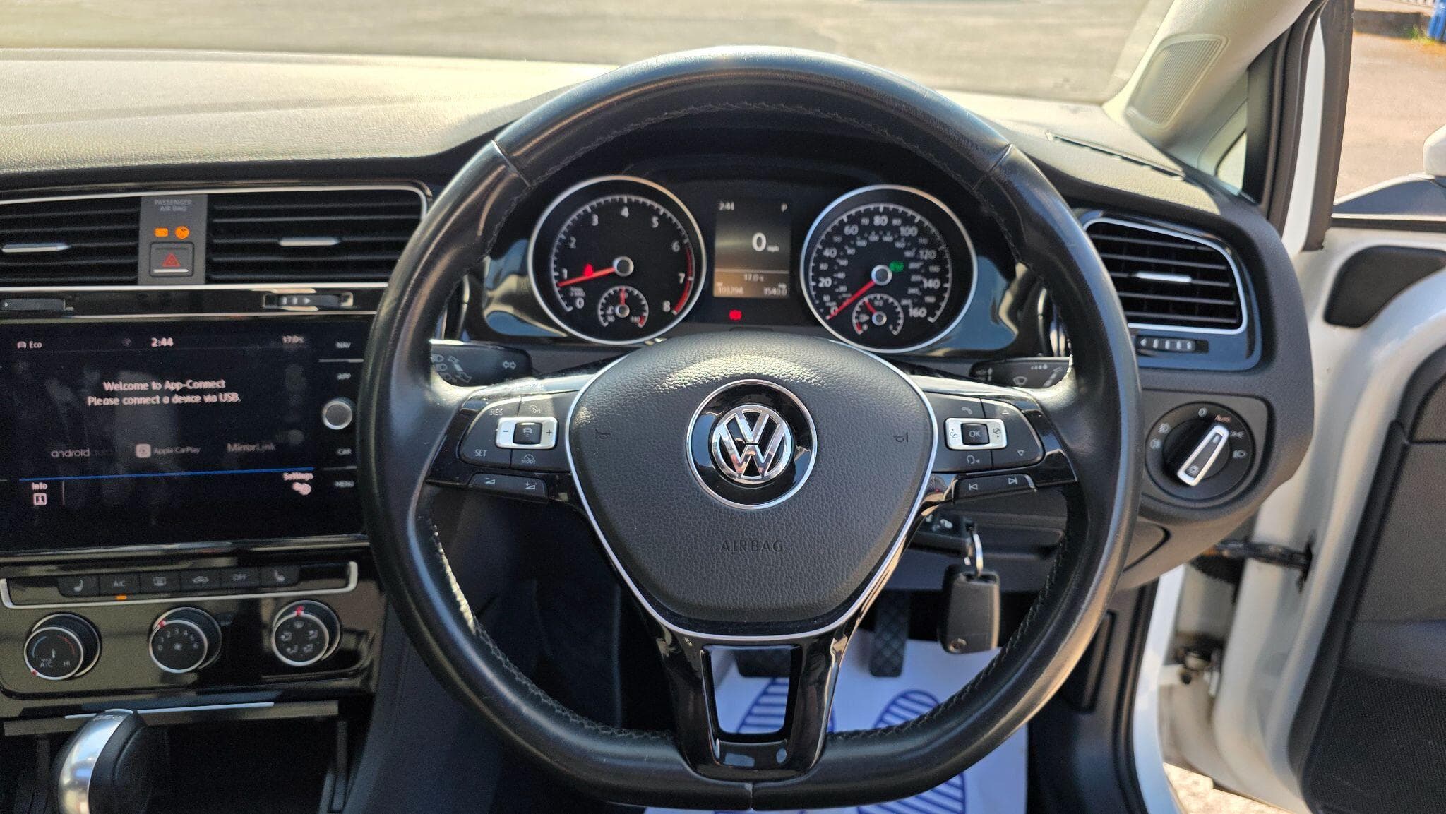 2015 Volkswagen Golf - Thumbnail 10