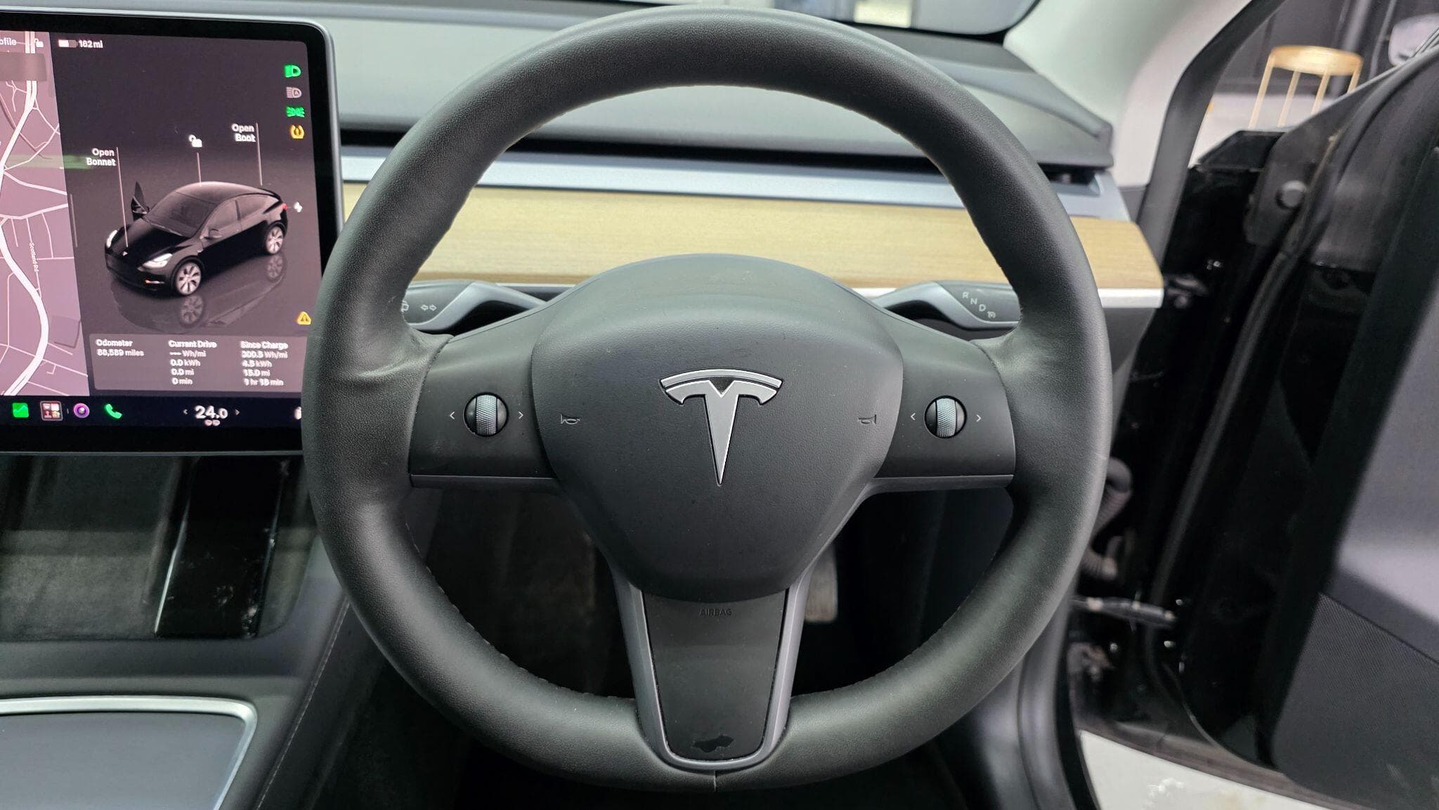 2022 Tesla Model Y - Thumbnail 11