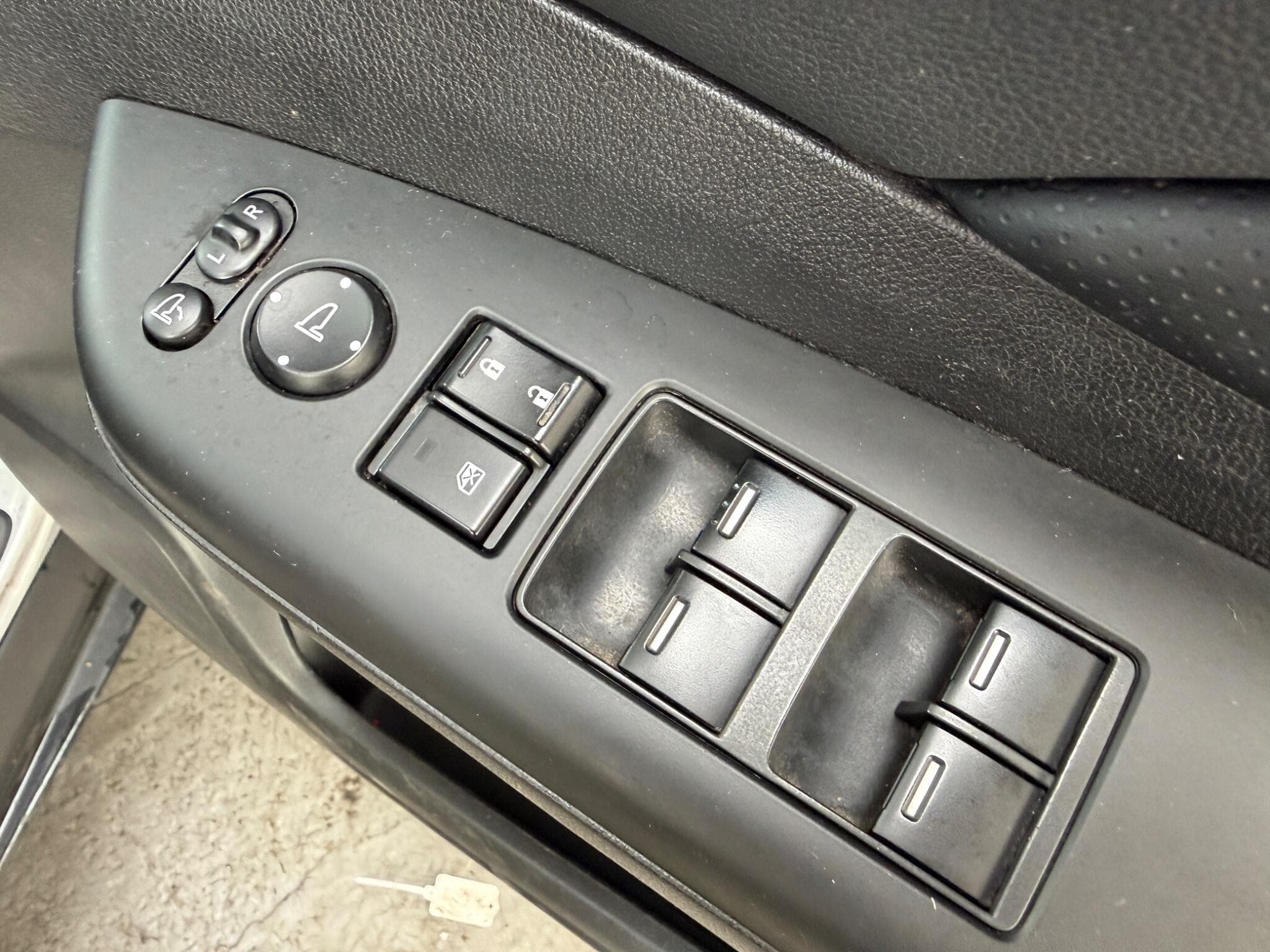2014 Honda CR-V - Thumbnail 27