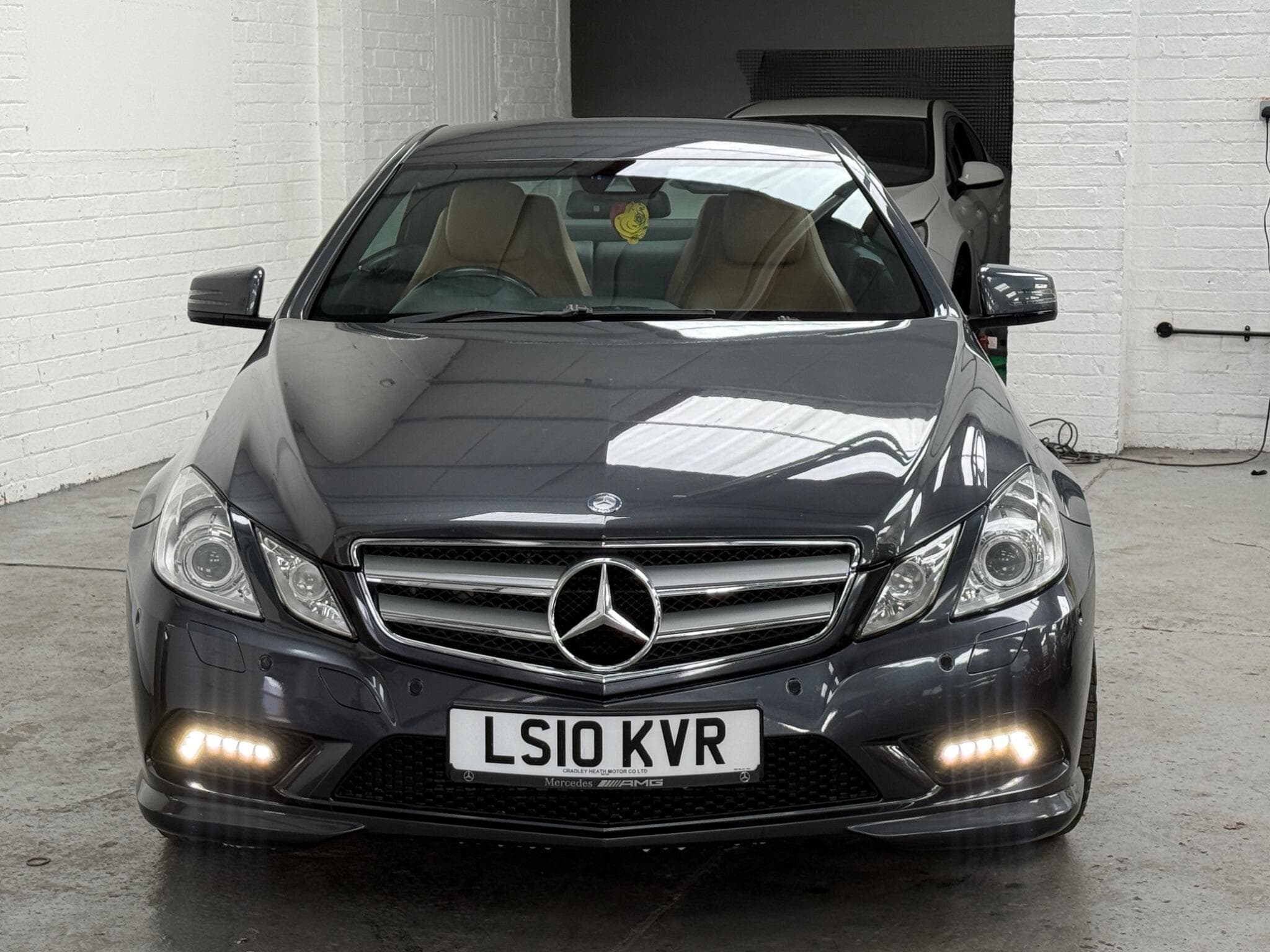 2010 Mercedes-Benz E Class - Image 2