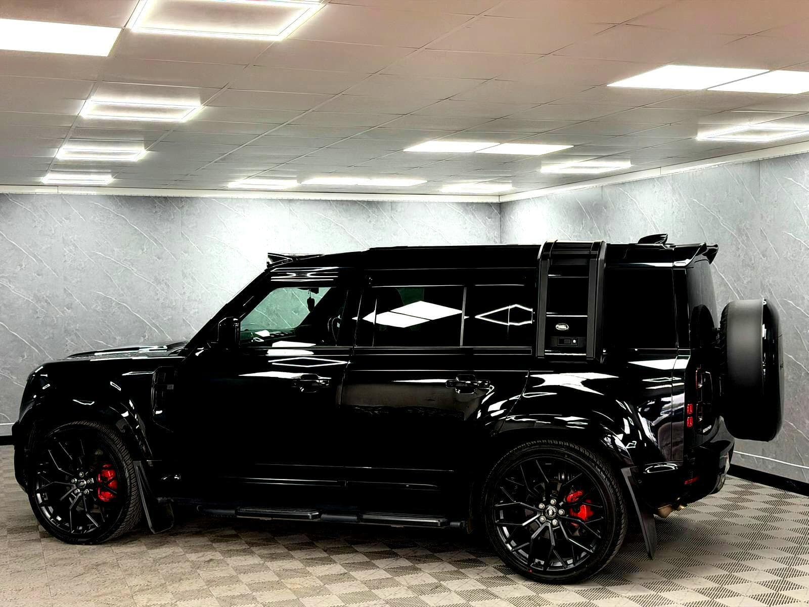 2024 Land Rover Defender 110 - Thumbnail 16