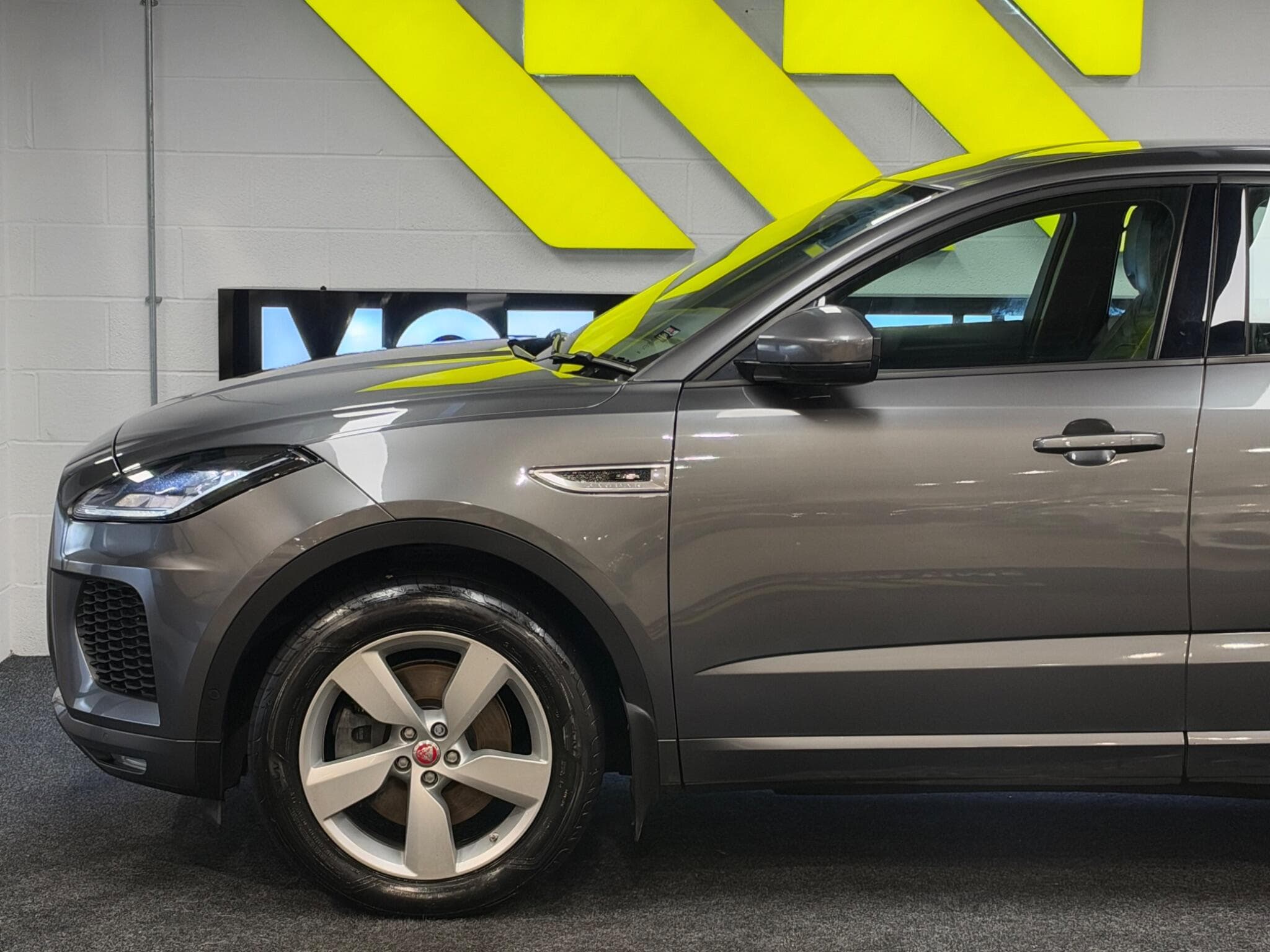 2018 Jaguar E-PACE - Thumbnail 33