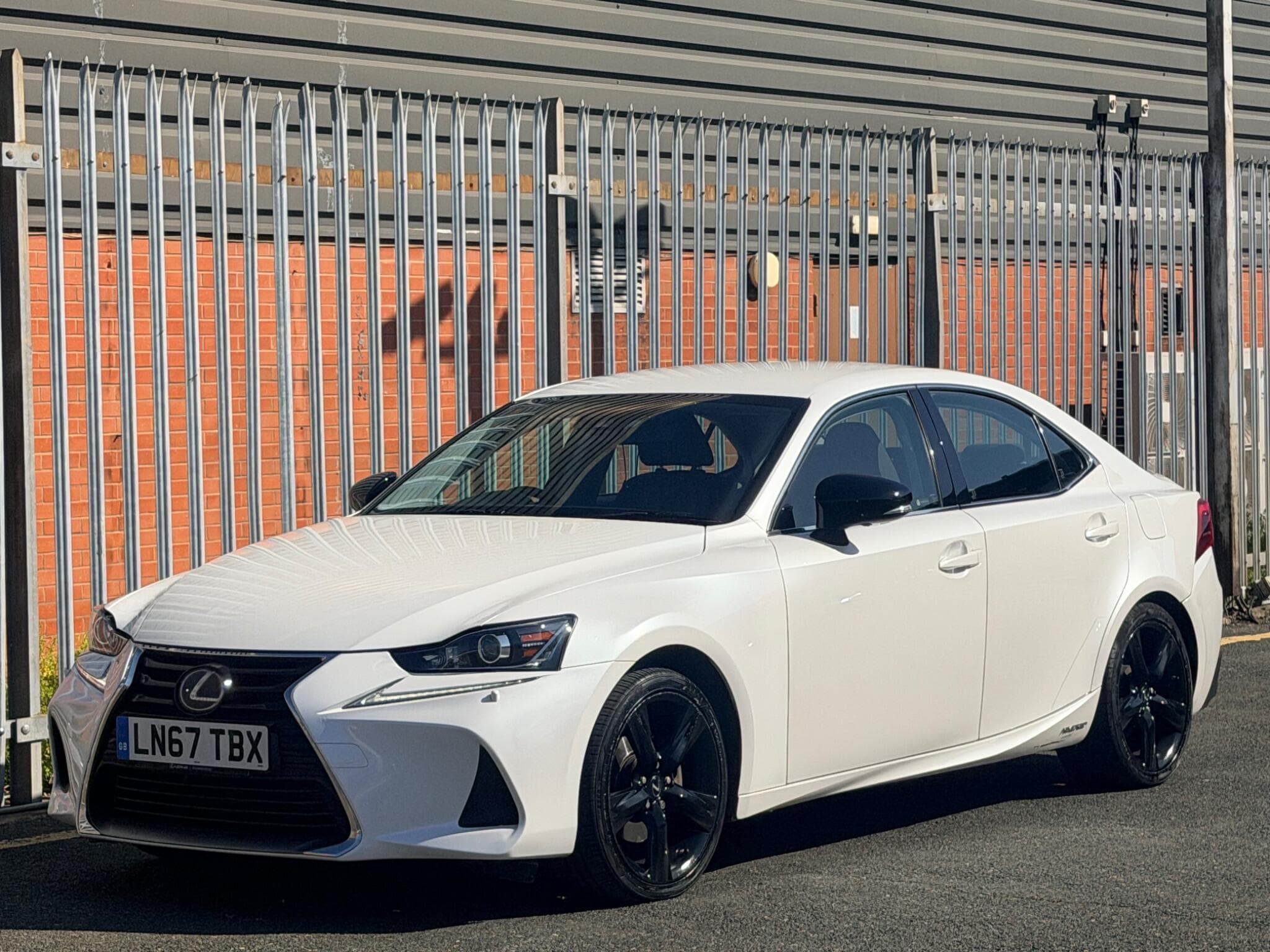 2017 Lexus IS - Thumbnail 8