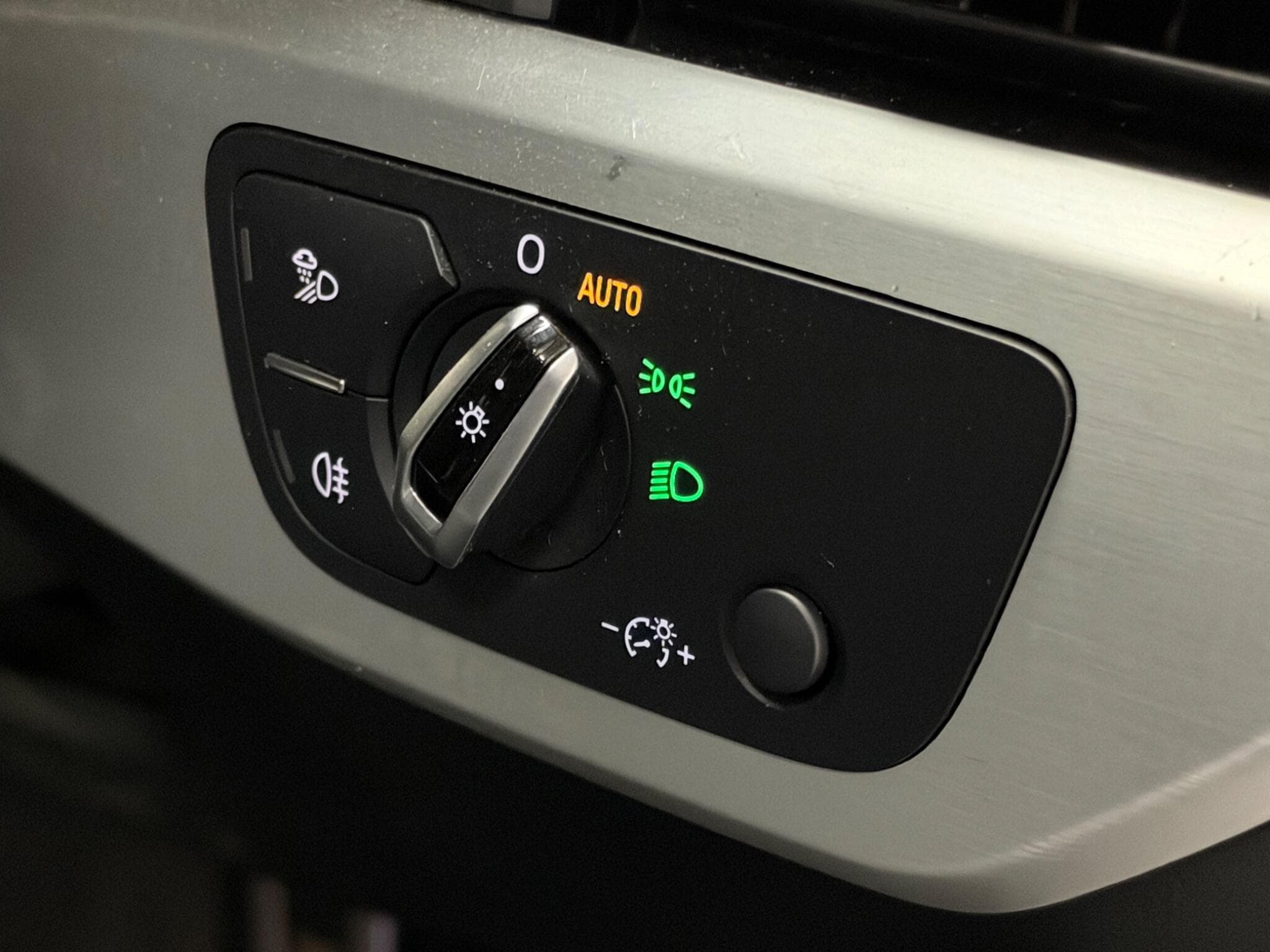 2016 Audi A4 - Thumbnail 28