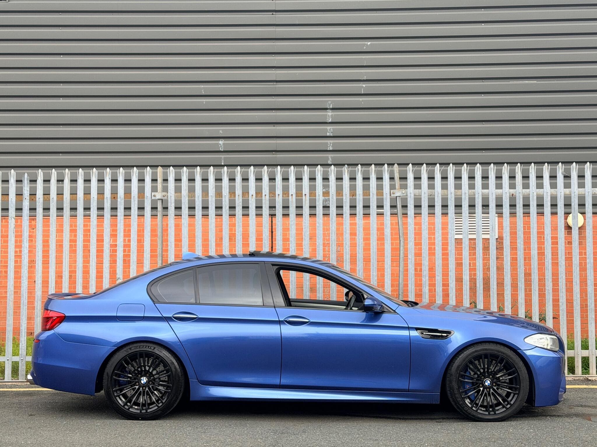 2013 BMW M5 - Thumbnail 2