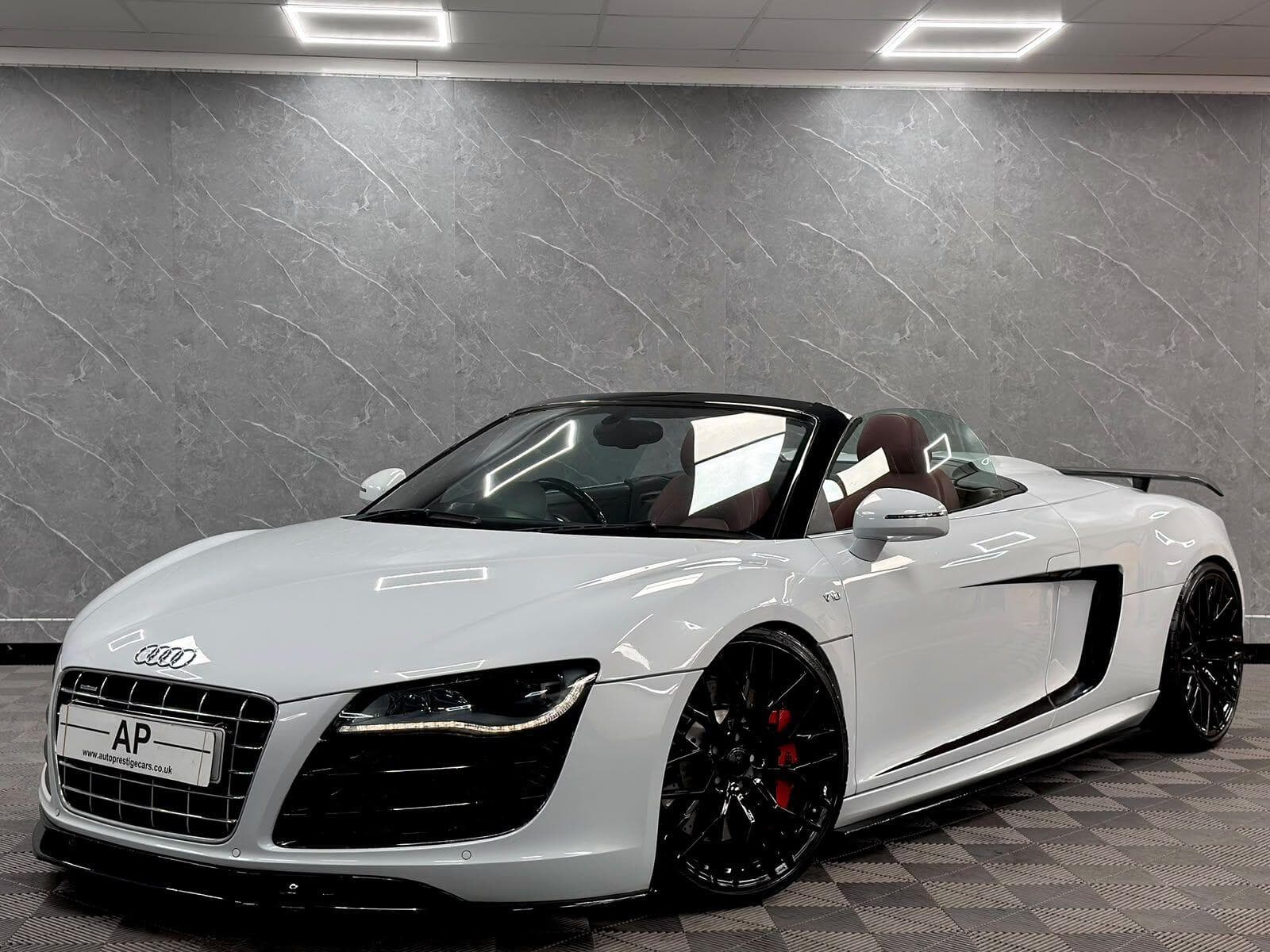2010 Audi R8 - Thumbnail 36