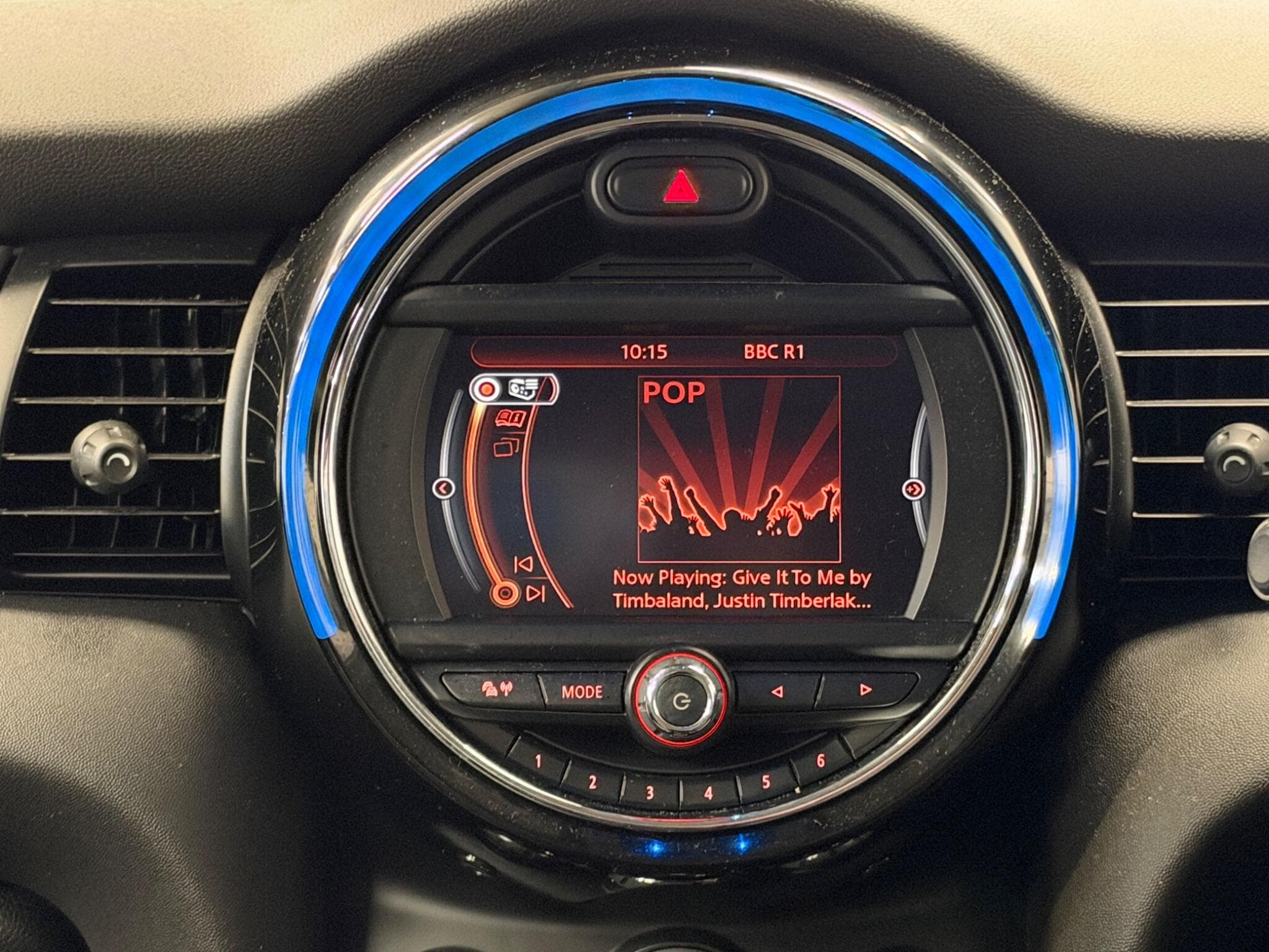 2017 MINI Hatch - Thumbnail 31