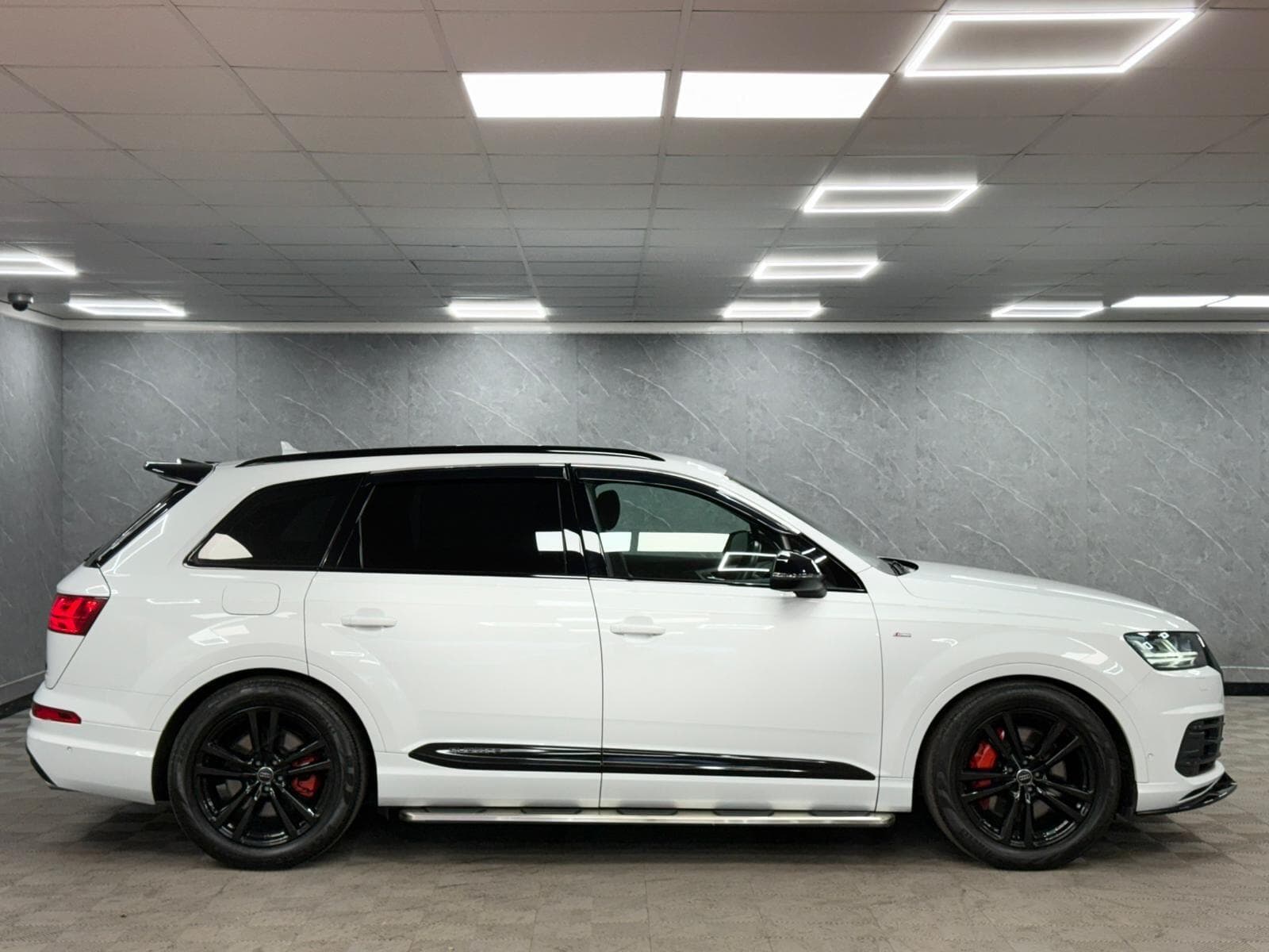 2017 Audi Q7 - Thumbnail 31