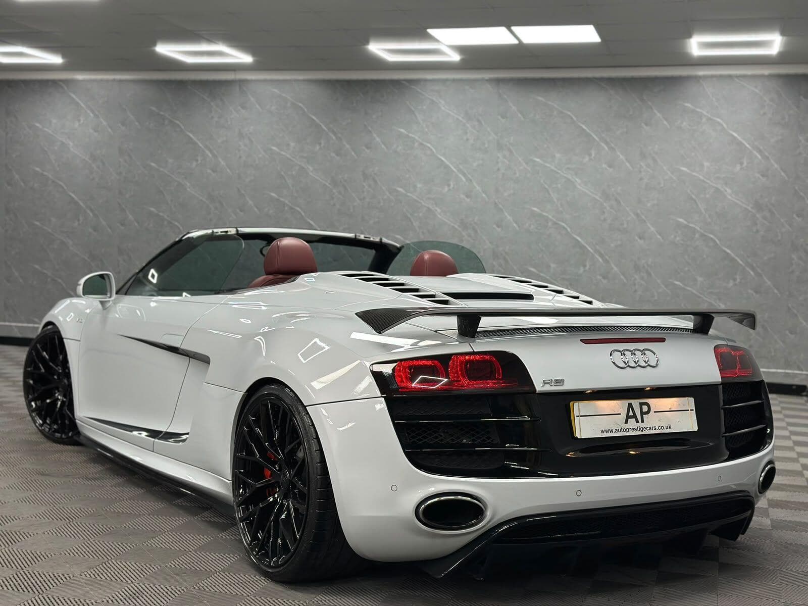 2010 Audi R8 - Thumbnail 49