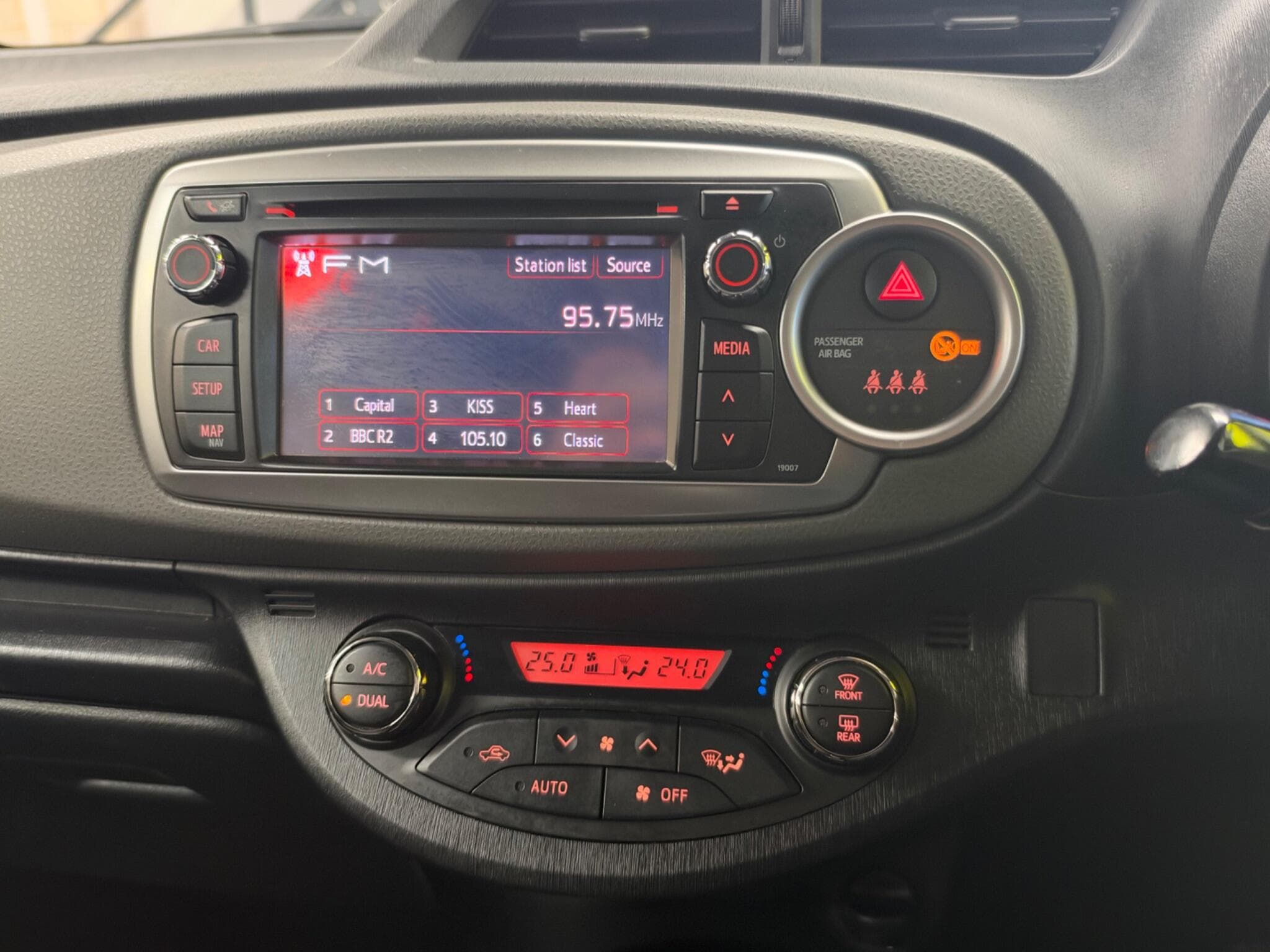 2014 Toyota Yaris - Thumbnail 30