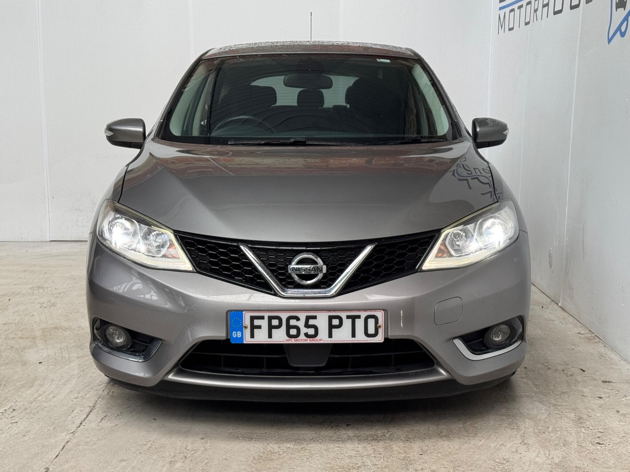 2015 Nissan Pulsar - Thumbnail 2