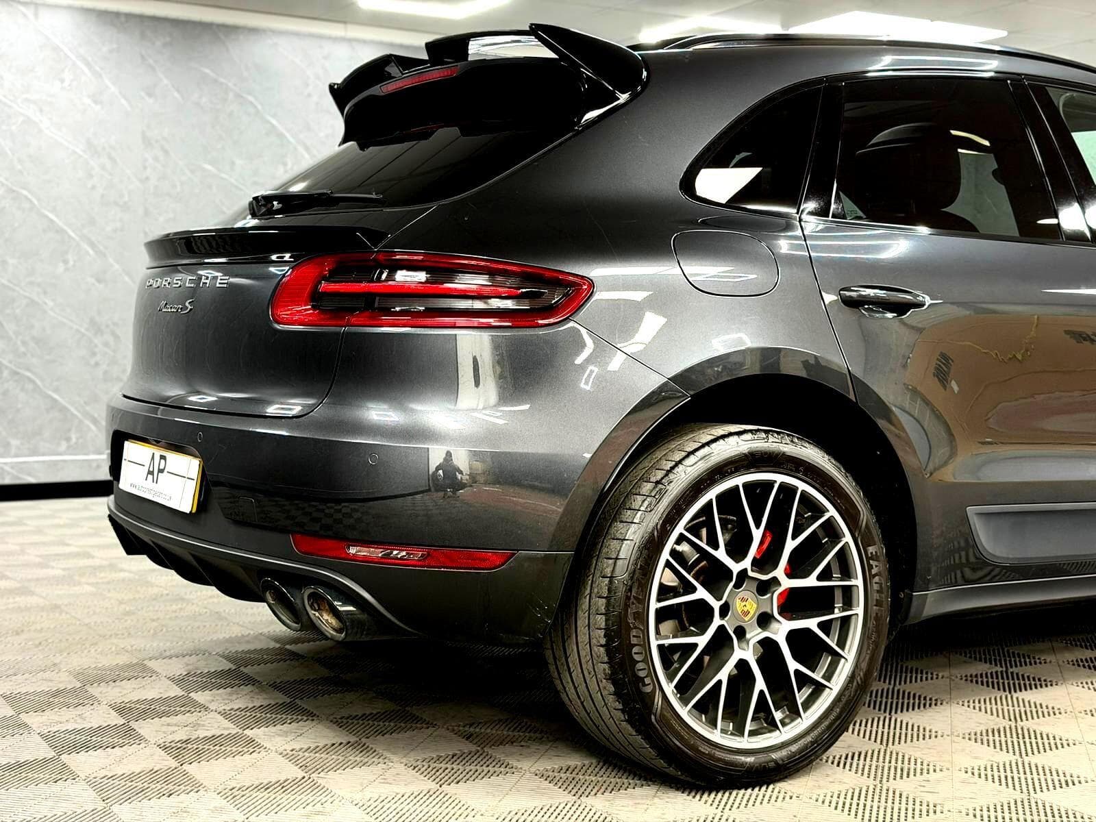 2017 Porsche Macan - Thumbnail 27