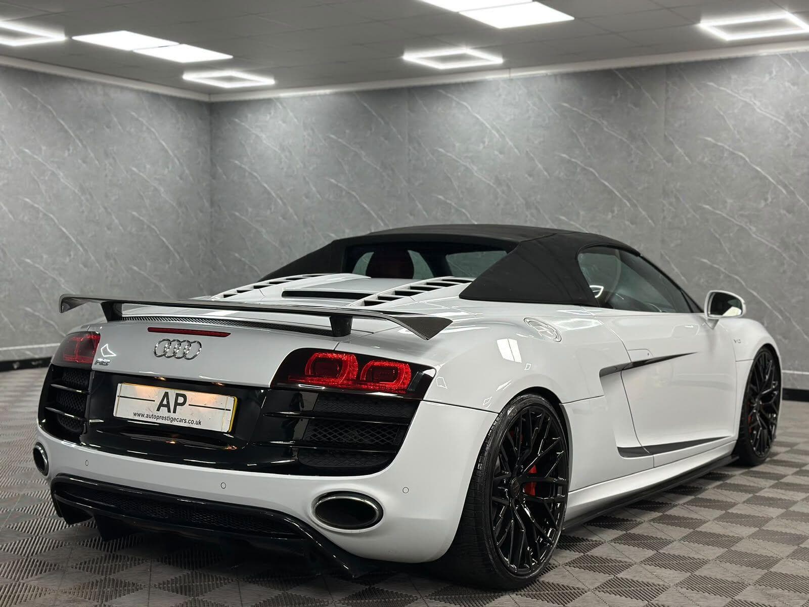 2010 Audi R8 - Thumbnail 62