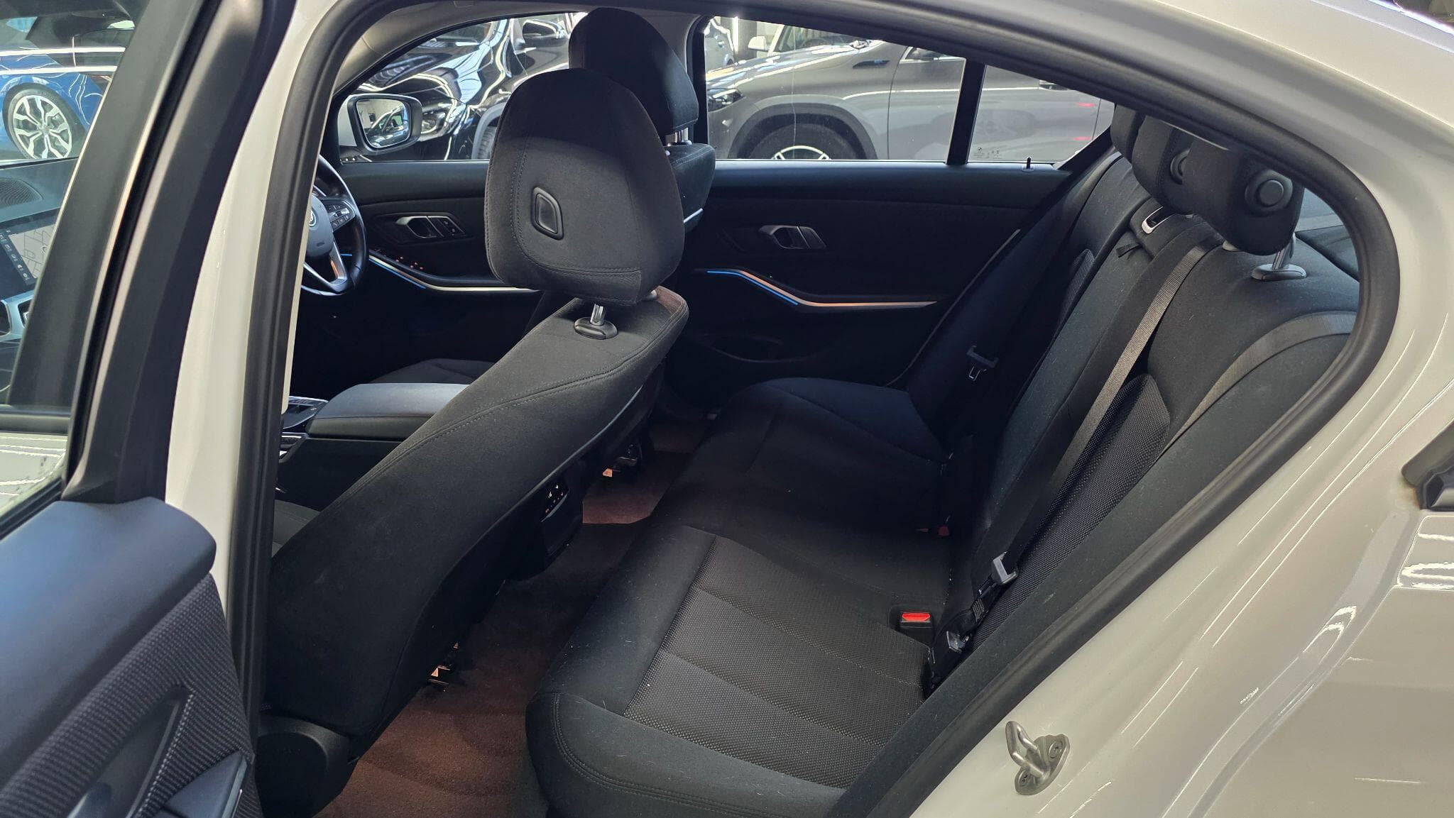 2021 BMW 3 Series - Thumbnail 18