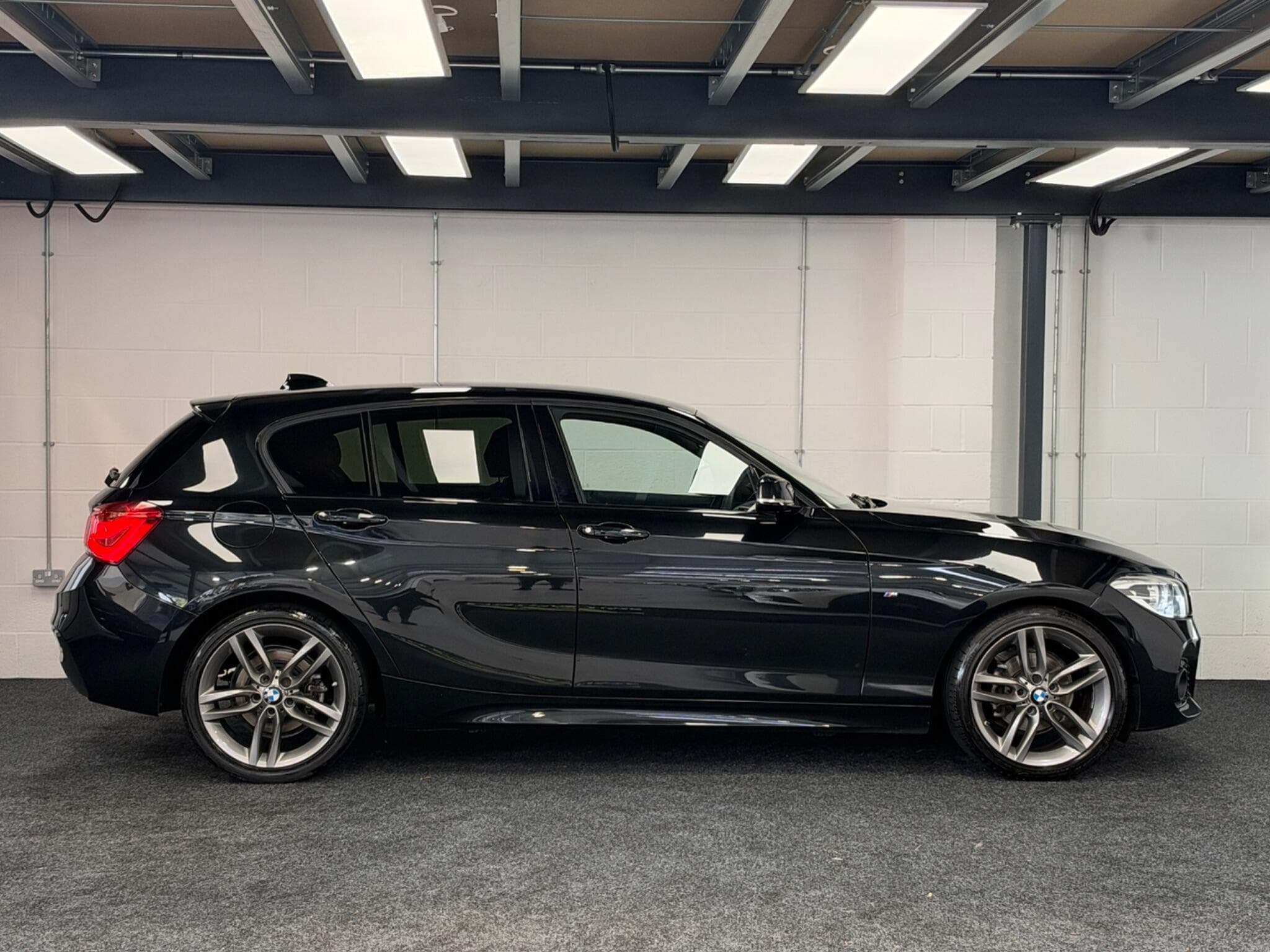 2019 BMW 1 Series - Thumbnail 10