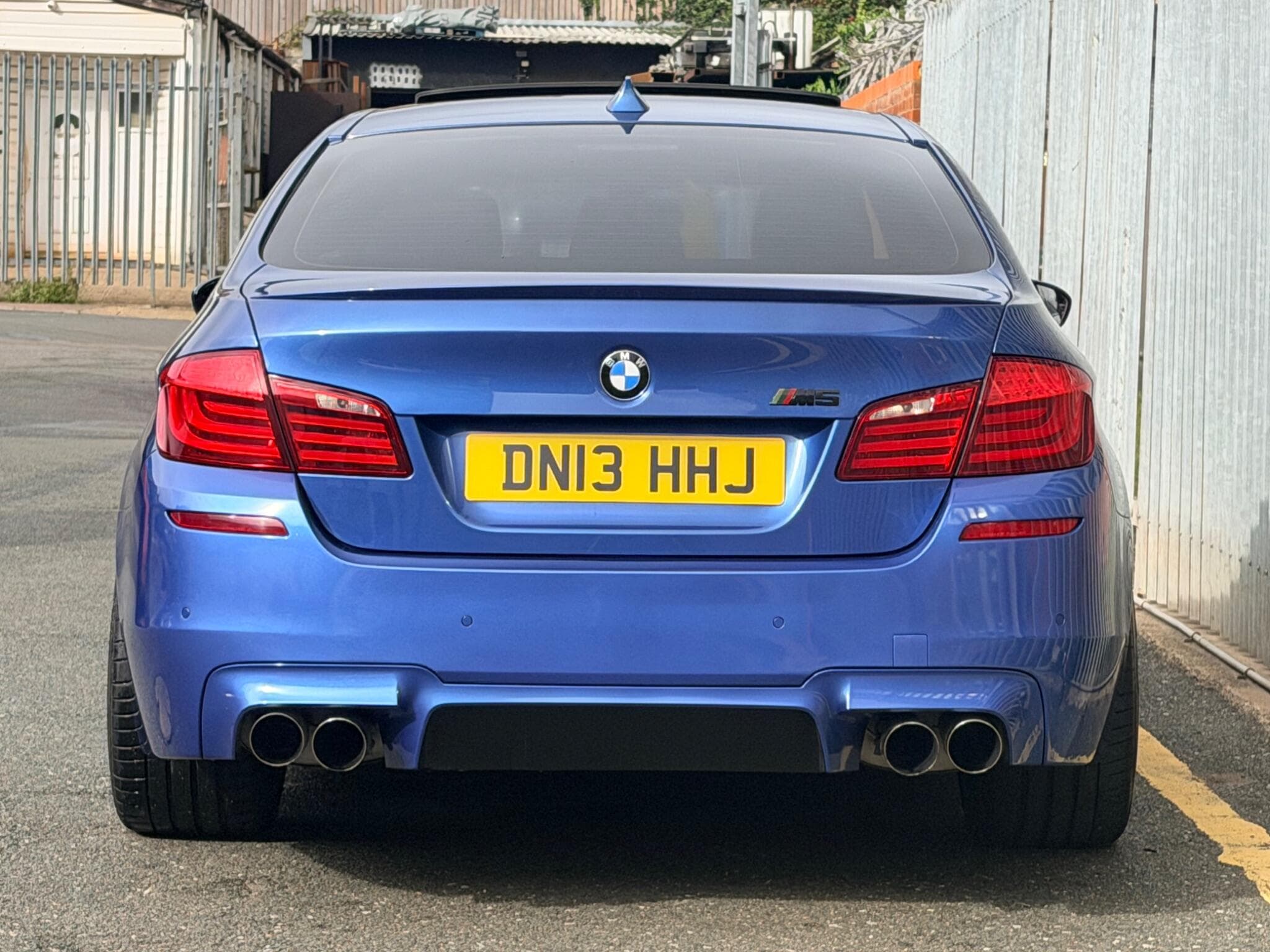 2013 BMW M5 - Thumbnail 13