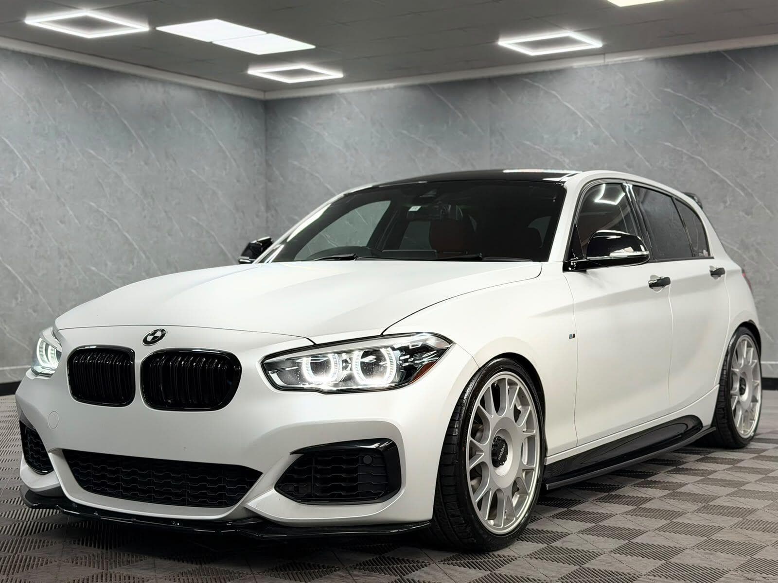 2017 BMW 1 Series - Thumbnail 27