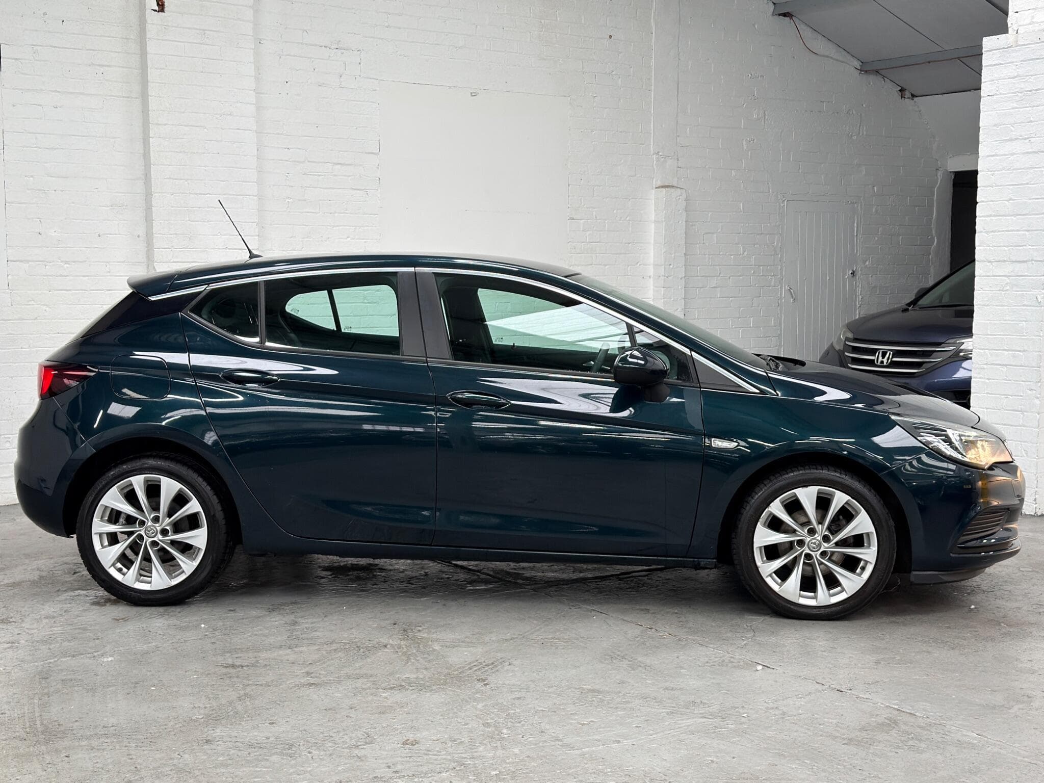 2016 Vauxhall Astra - Thumbnail 9