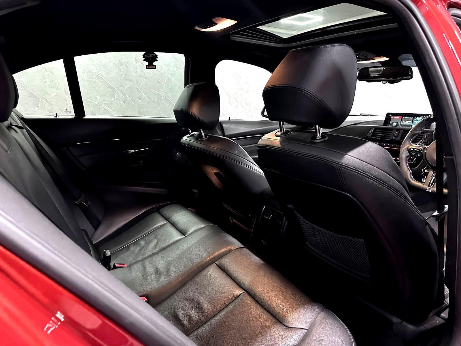 2017 BMW 3 Series - Thumbnail 5