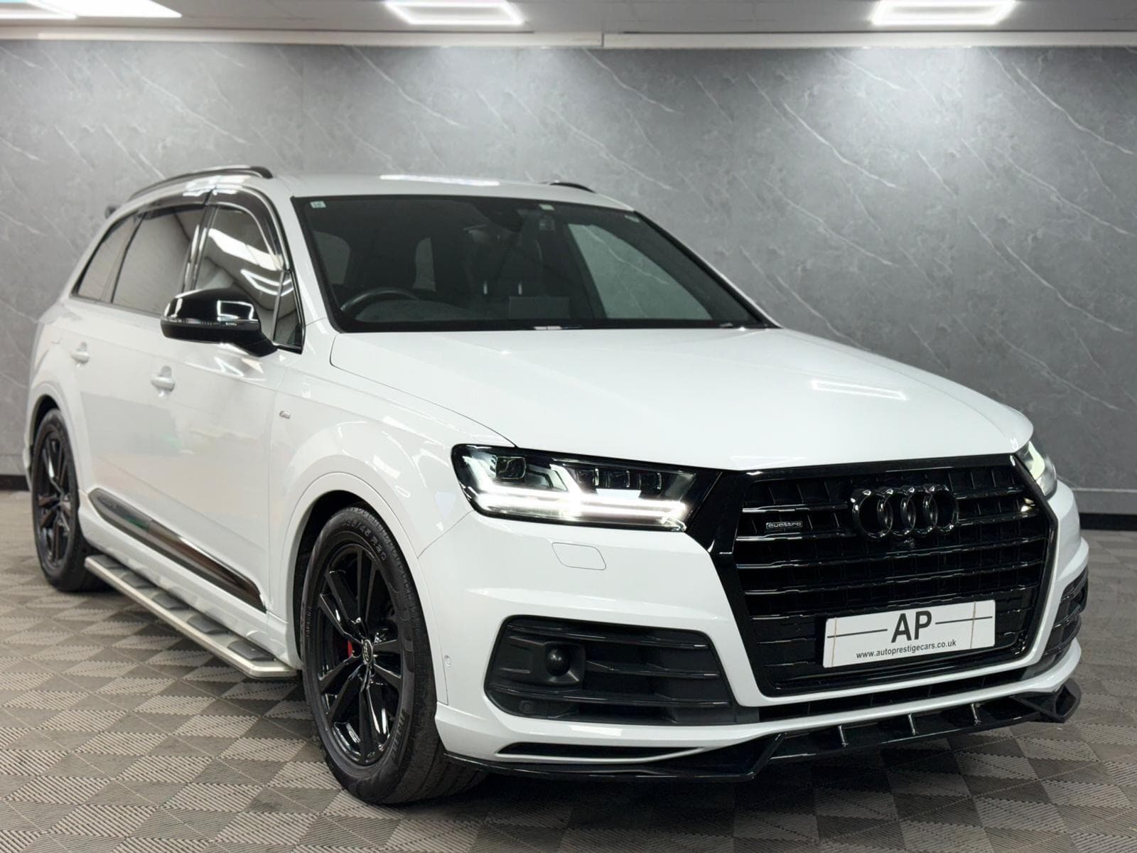 2017 Audi Q7 - Thumbnail 3