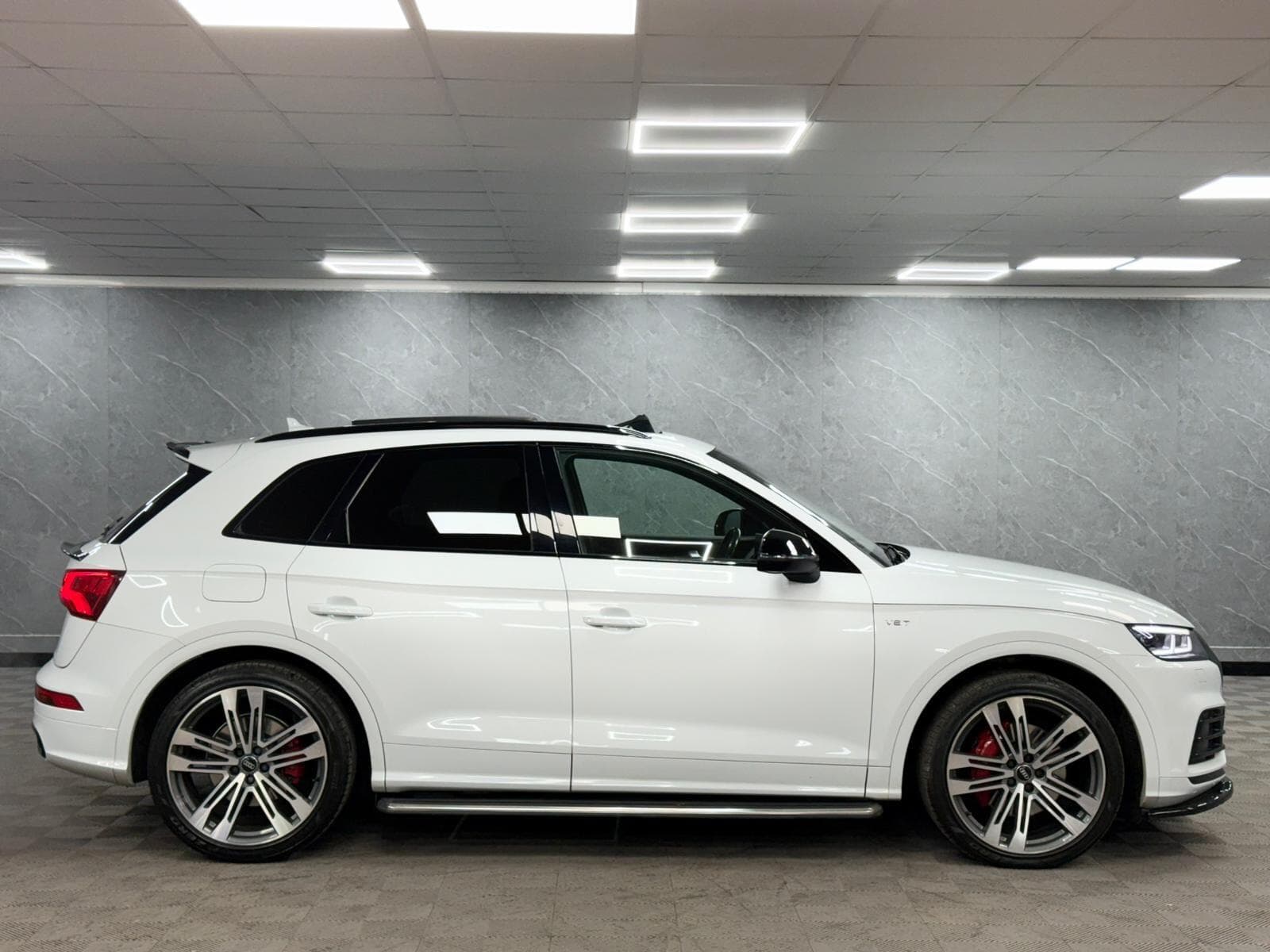 2018 Audi SQ5 - Thumbnail 31