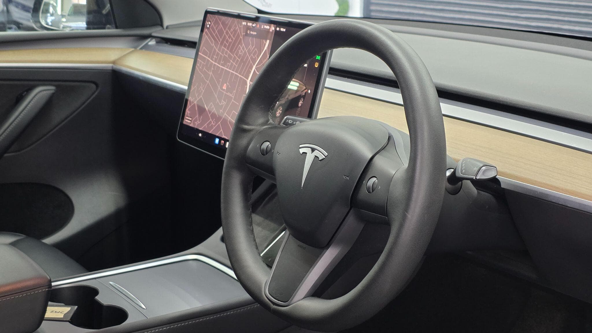 2022 Tesla Model Y - Thumbnail 10