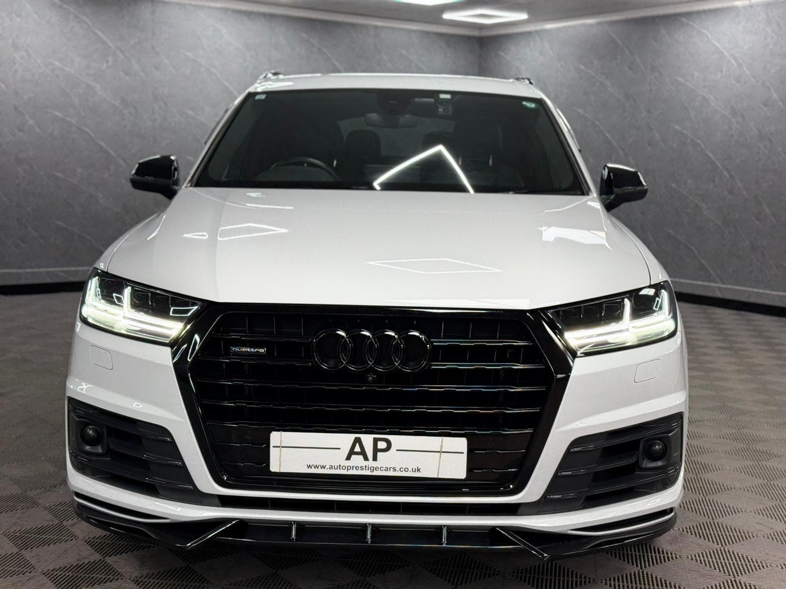 2017 Audi Q7 - Thumbnail 16