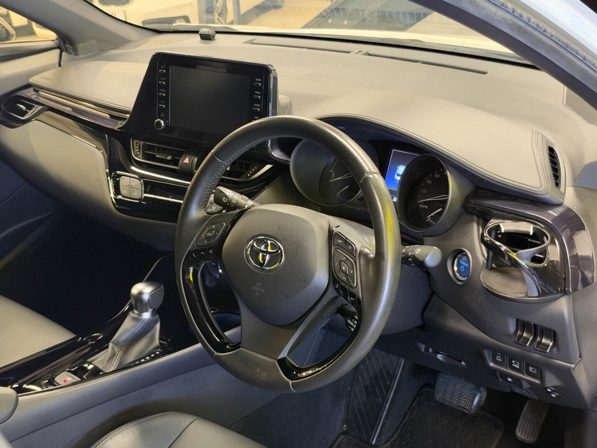 2022 Toyota C-HR - Thumbnail 30