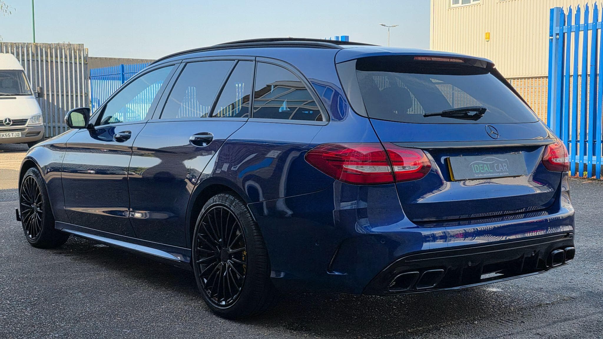 2014 Mercedes-Benz C Class - Thumbnail 2