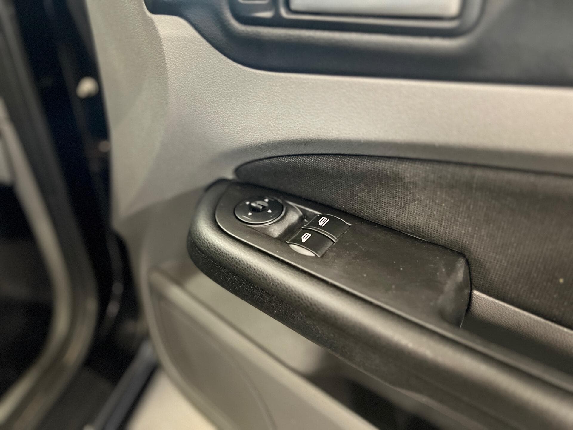 2009 Ford Focus - Thumbnail 18