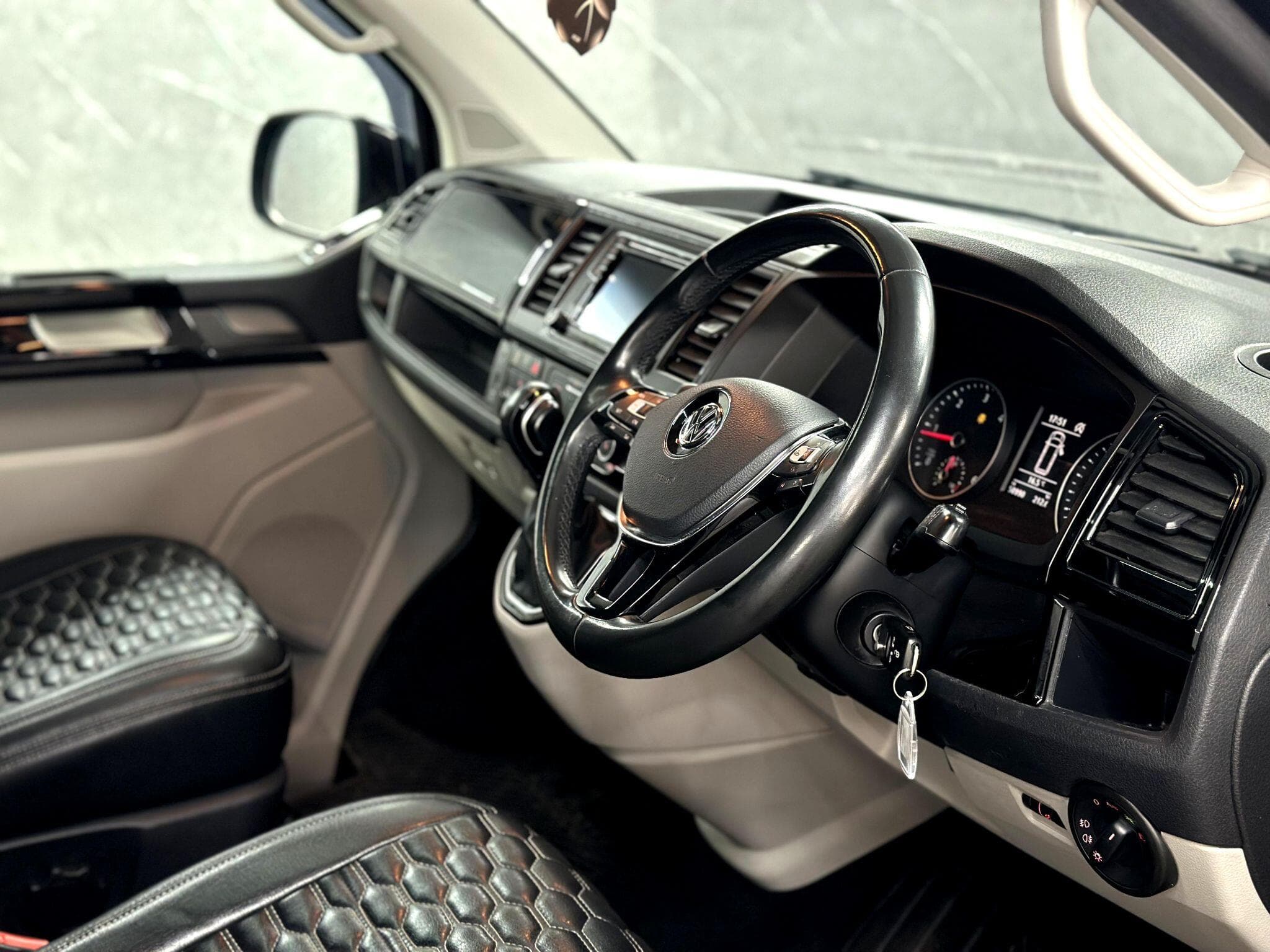 2016 Volkswagen Transporter - Thumbnail 21